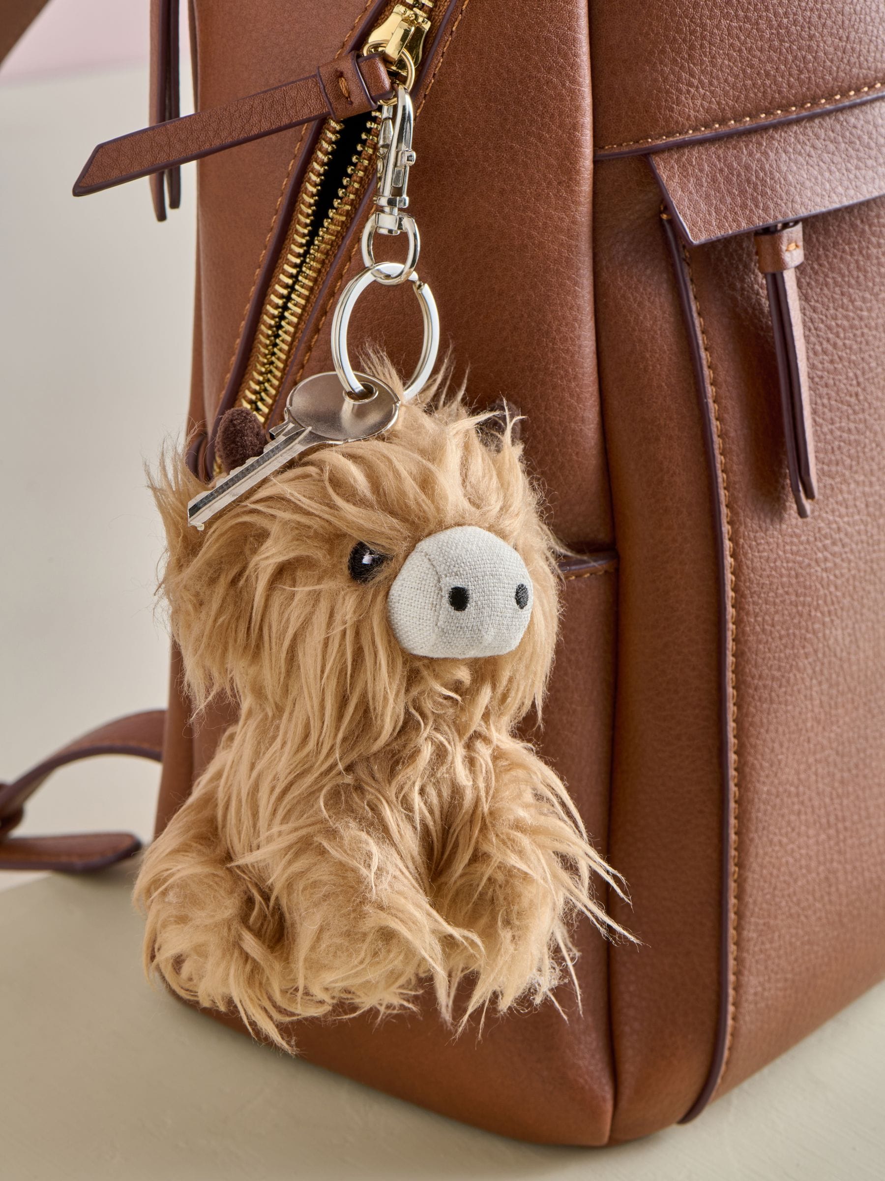 Schattige pluchen sleutelhanger tas bedeltje