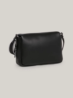 Bolsa transversal com aba e pingente de logotipo