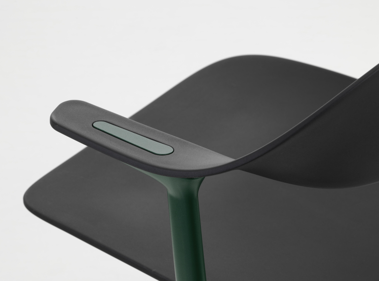 Vitra Mynt bureaustoel eiken/zwart