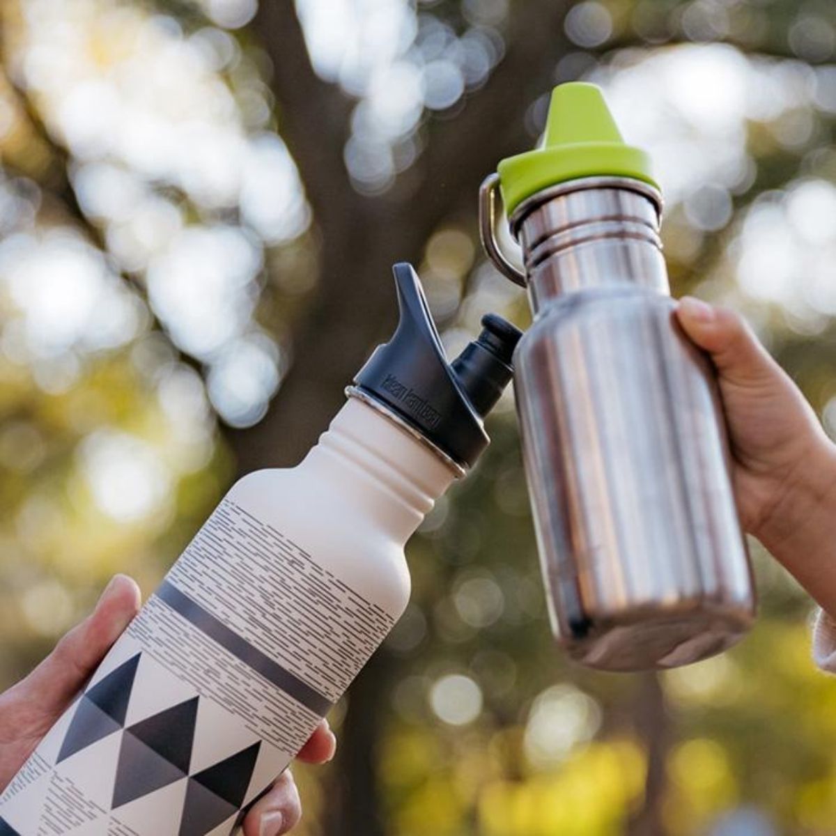 Garrafa de água Klean Kanteen Classic de 532 ml com tampa esportiva