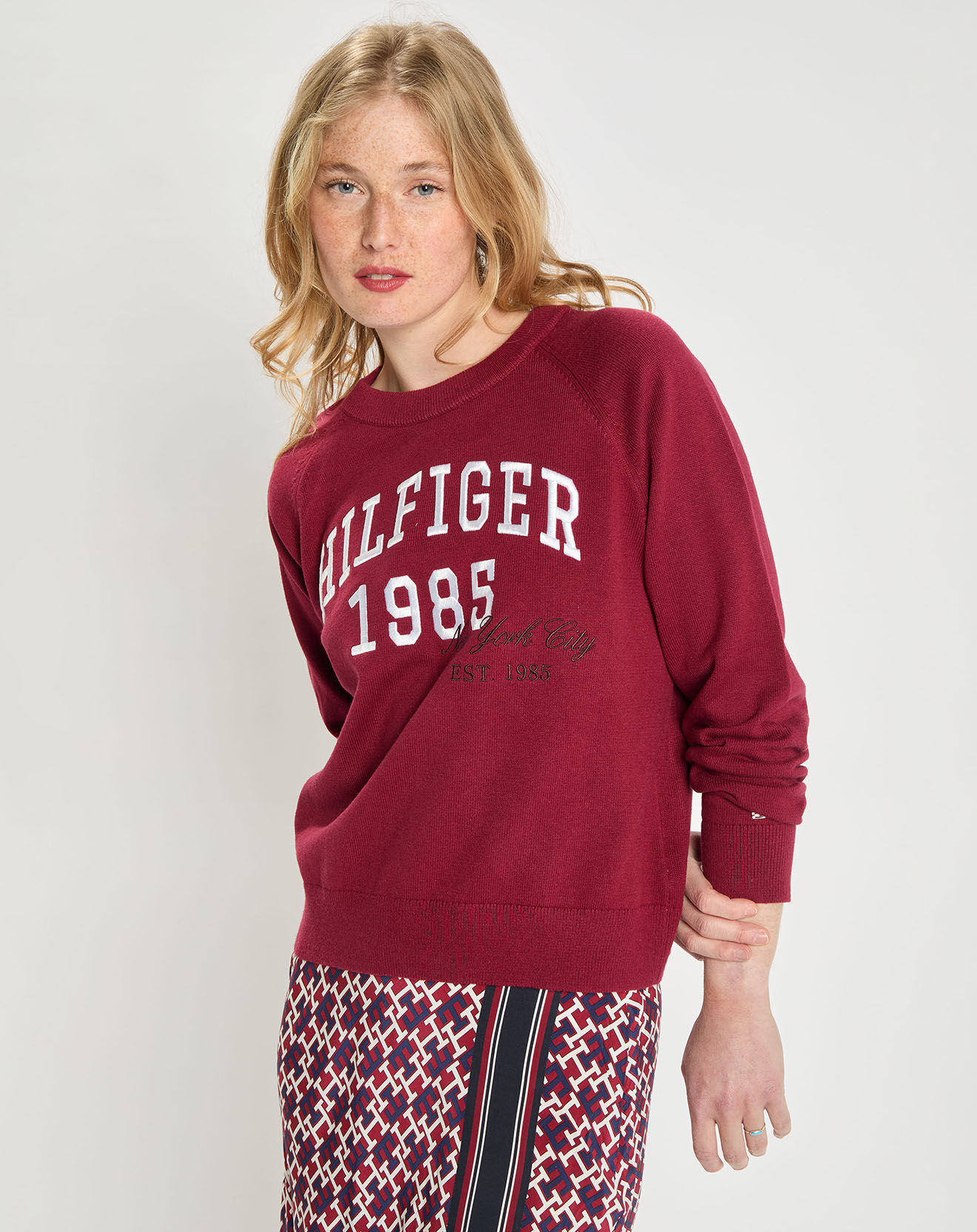 Tommy Hilfiger Pull Heritage Varsity rouge foncé
