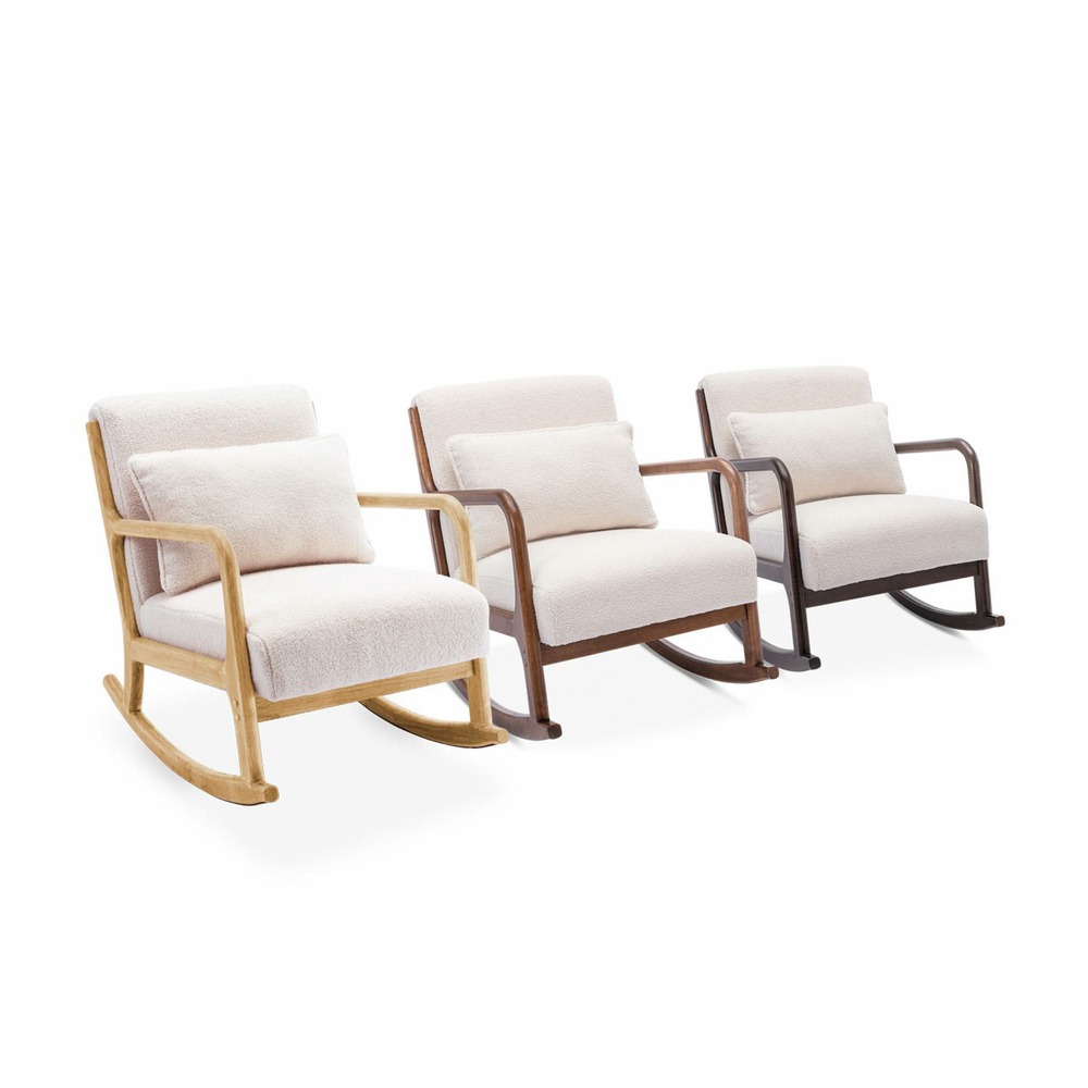 Fauteuil à bascule design en bois et tissu. Bouclettes blanches. Structure hévéa teinté noyer clair