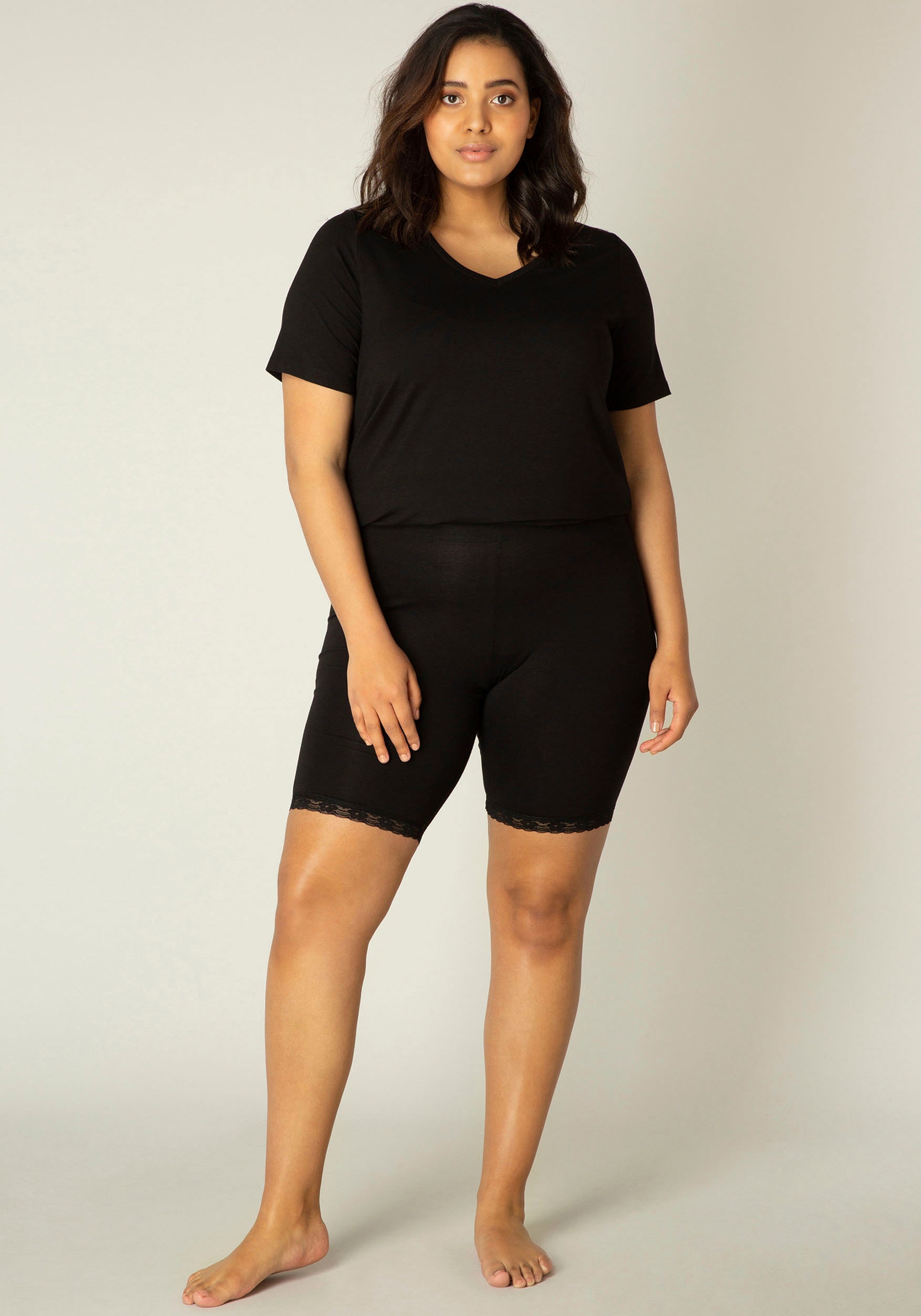 Base Level Curvy Radlerhose  mit dekorativer Spitze
