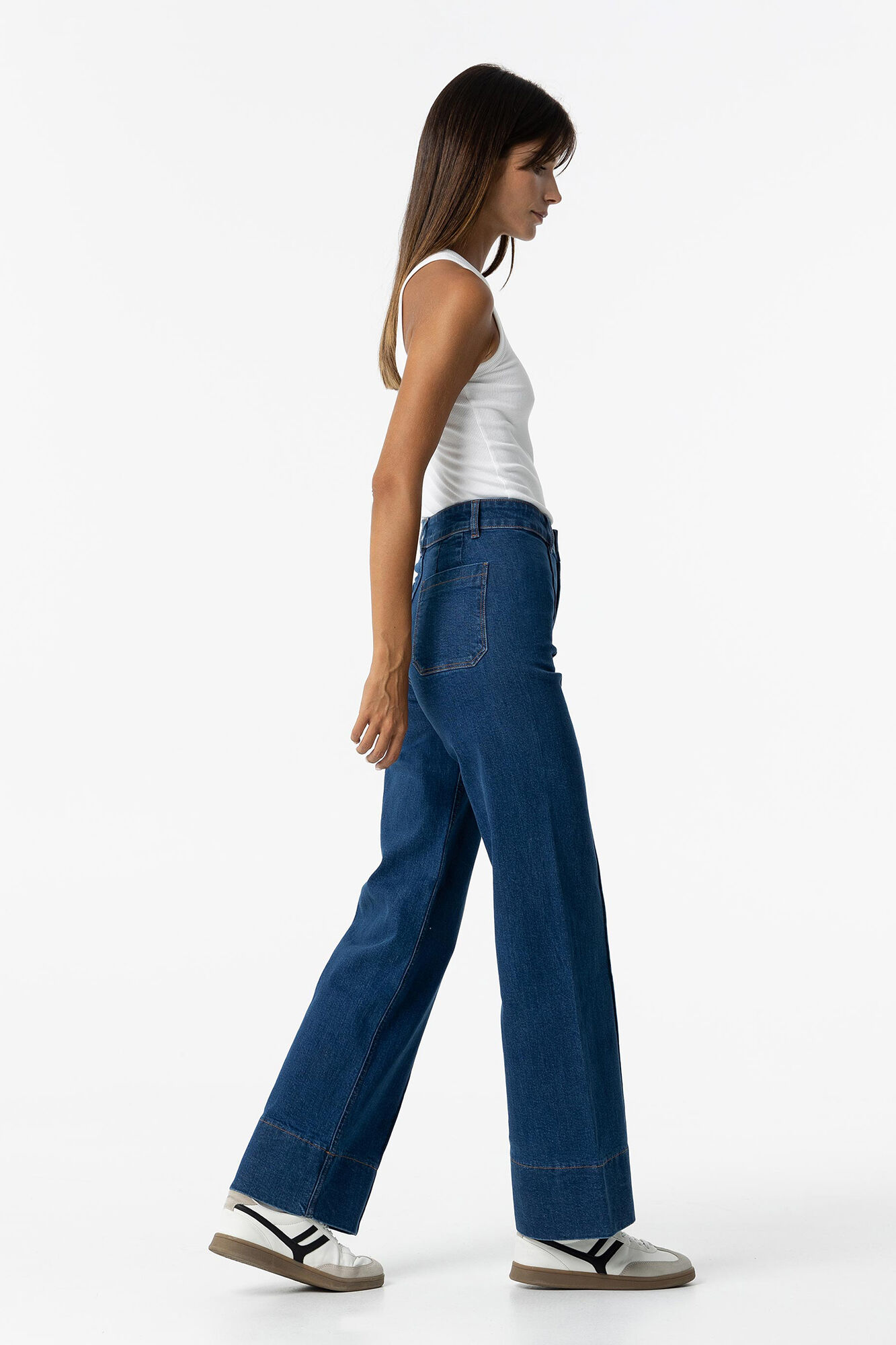 Calça jeans reta de cintura alta