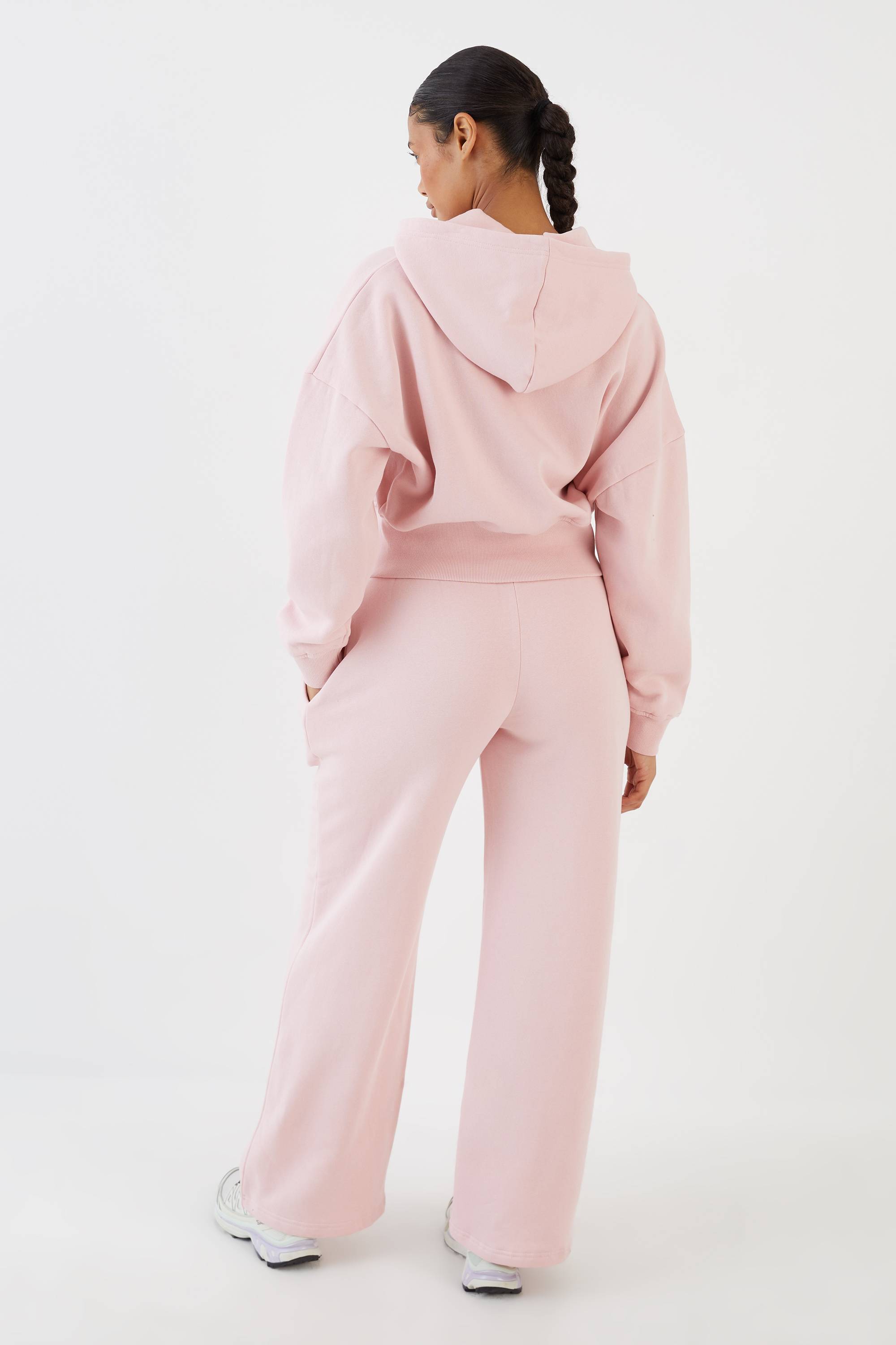 Ensemble De Jogging À Casynthétiqueche Crop Boxy Avec Ourlet Profond Et Fermeture Zippée Dsgn Studio