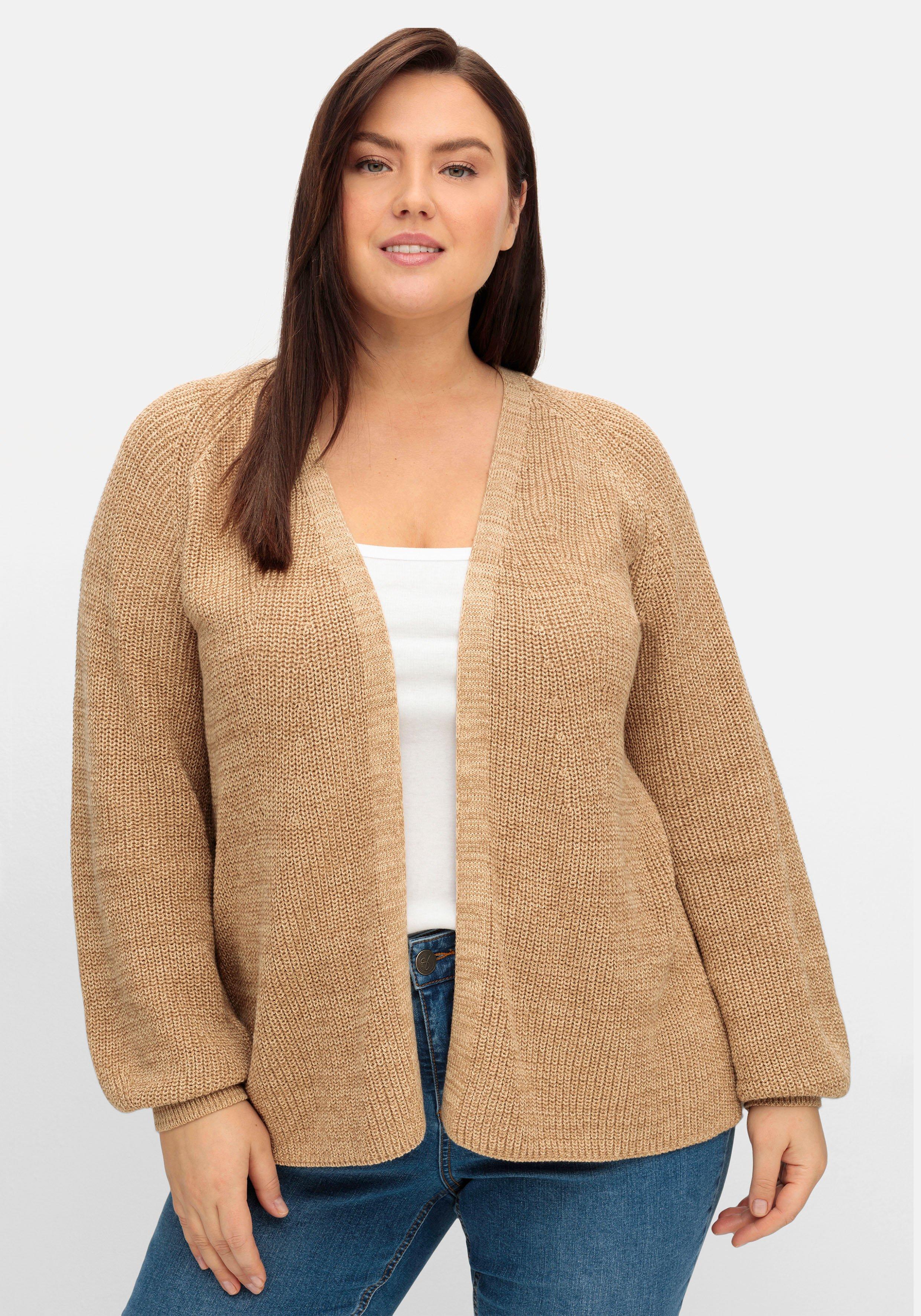 Strickjacke in leichter A-Linie und offener Form