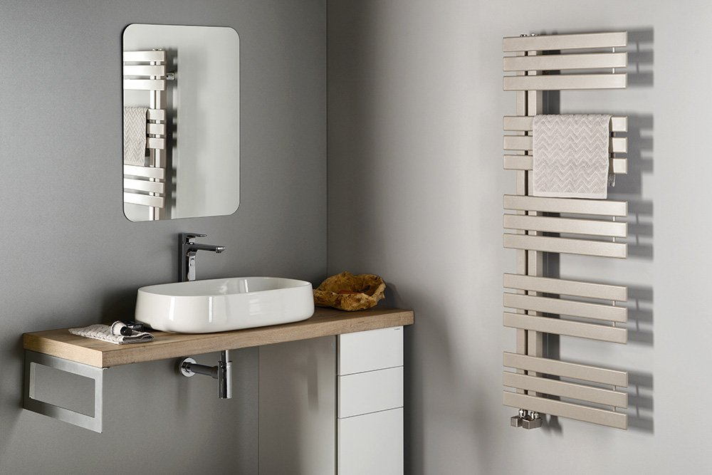 SCHADEMODEL: Sapho Silvana radiator mokka 60x150cm 771W
