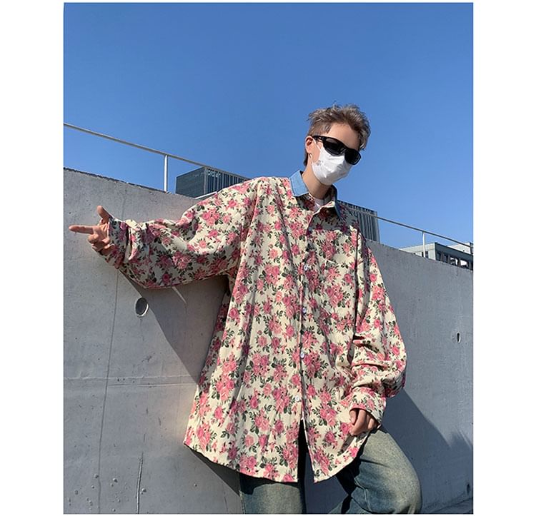 Whyessa - Overhemdjasje met bloemenprint en denim paneel en knoopjes
