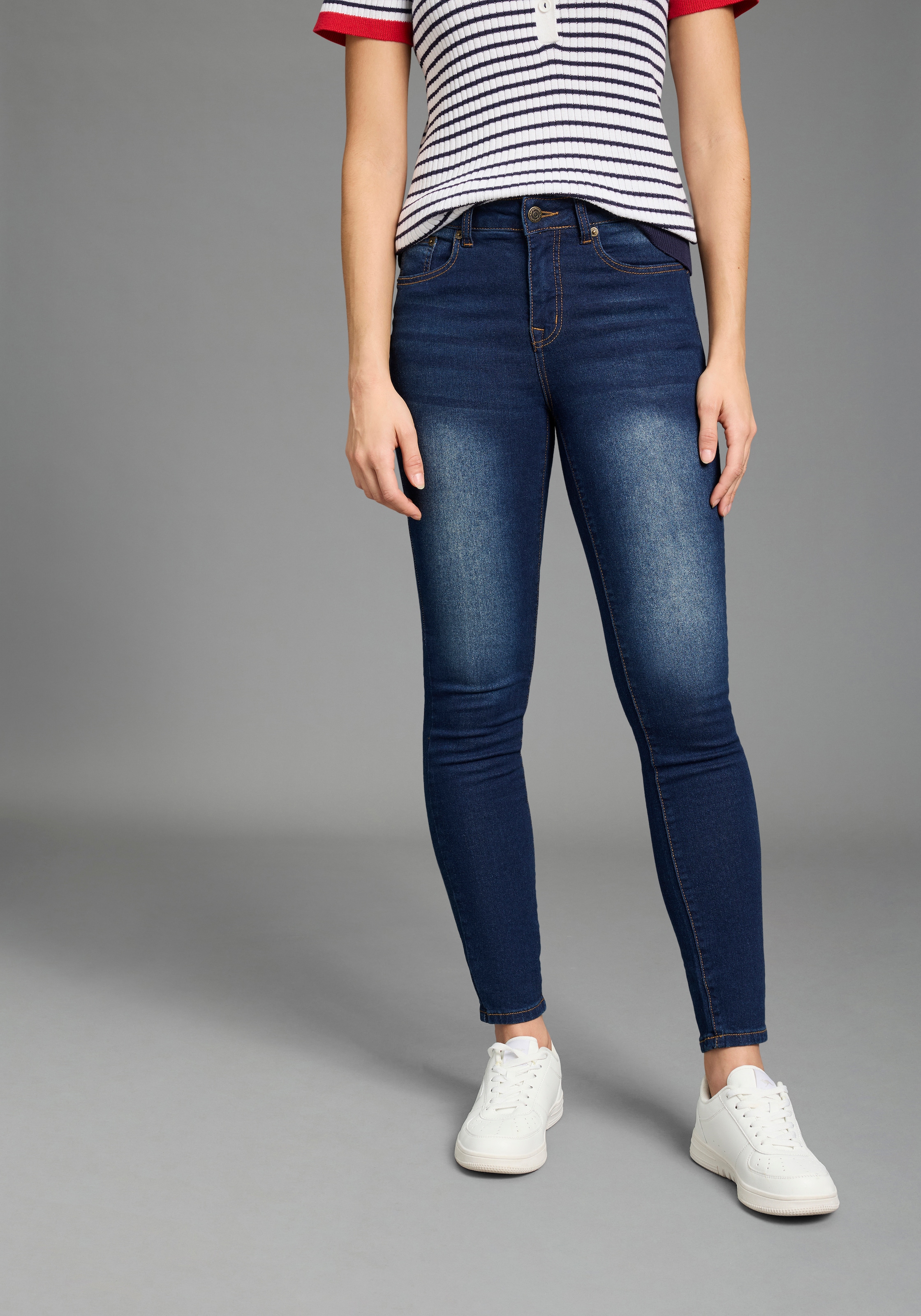 KangaROOS Slim-fit-Jeans »CROPPED HIGH WAIST SLIM FIT«, schmale Passform,  Röhrenjeans,  trendige Used-Waschung