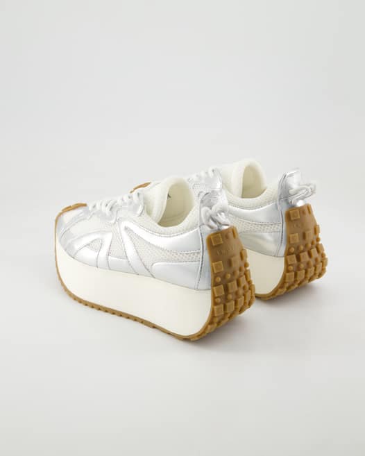 Inuikii Maribella Runner Metallic Sneaker in Silber