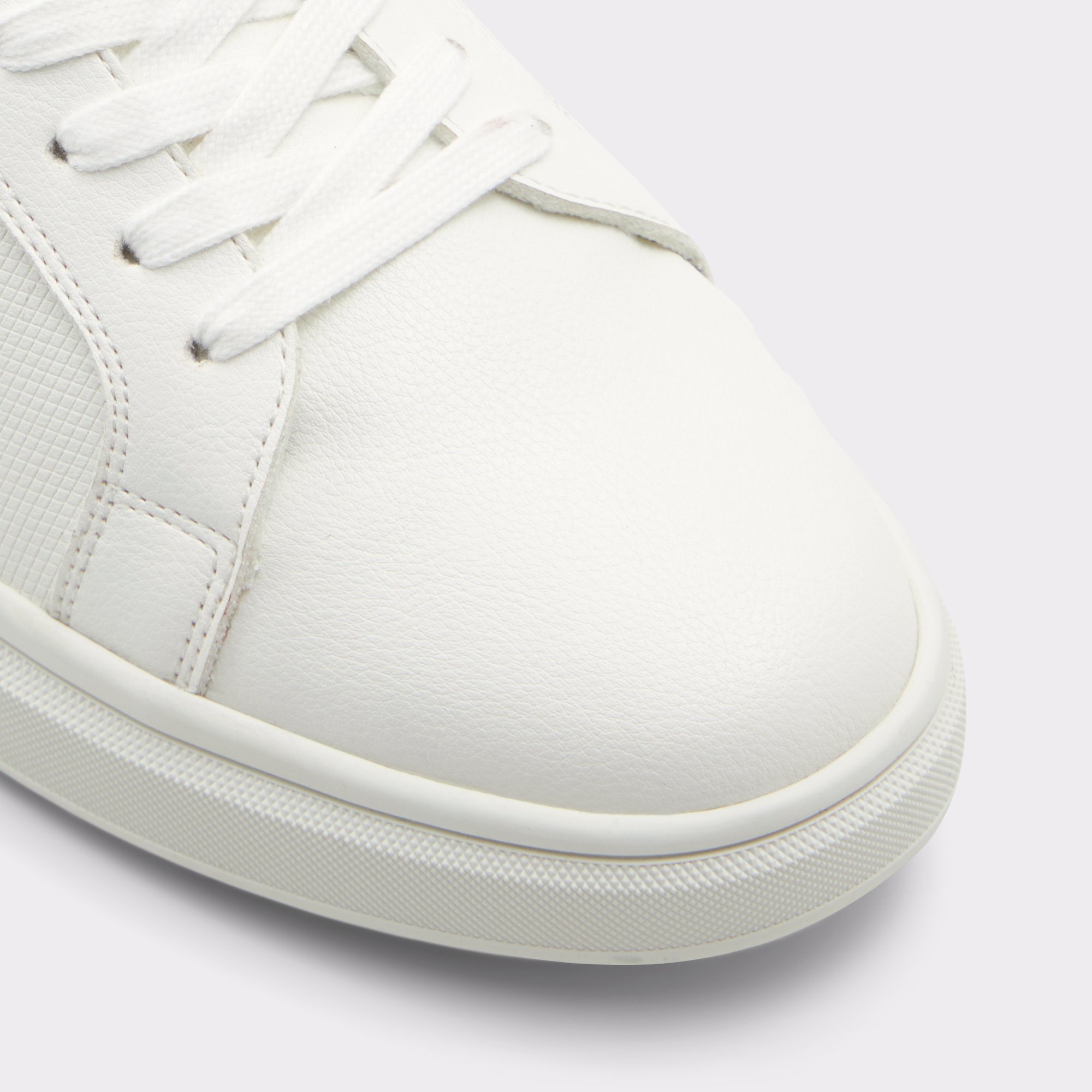 Caecien White Men Low top