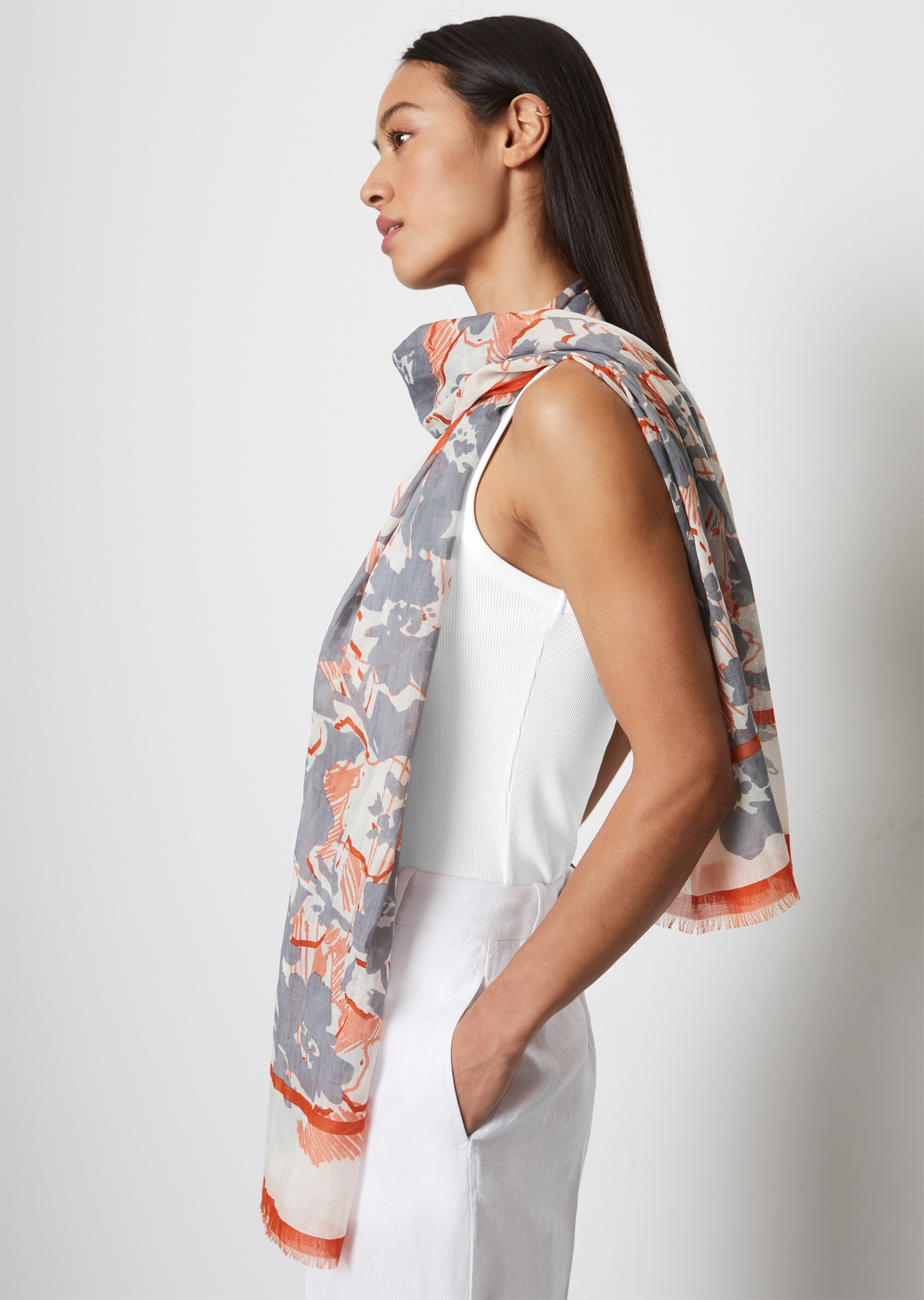Schal mit Allover-Printmit Tencel™ Lyocell