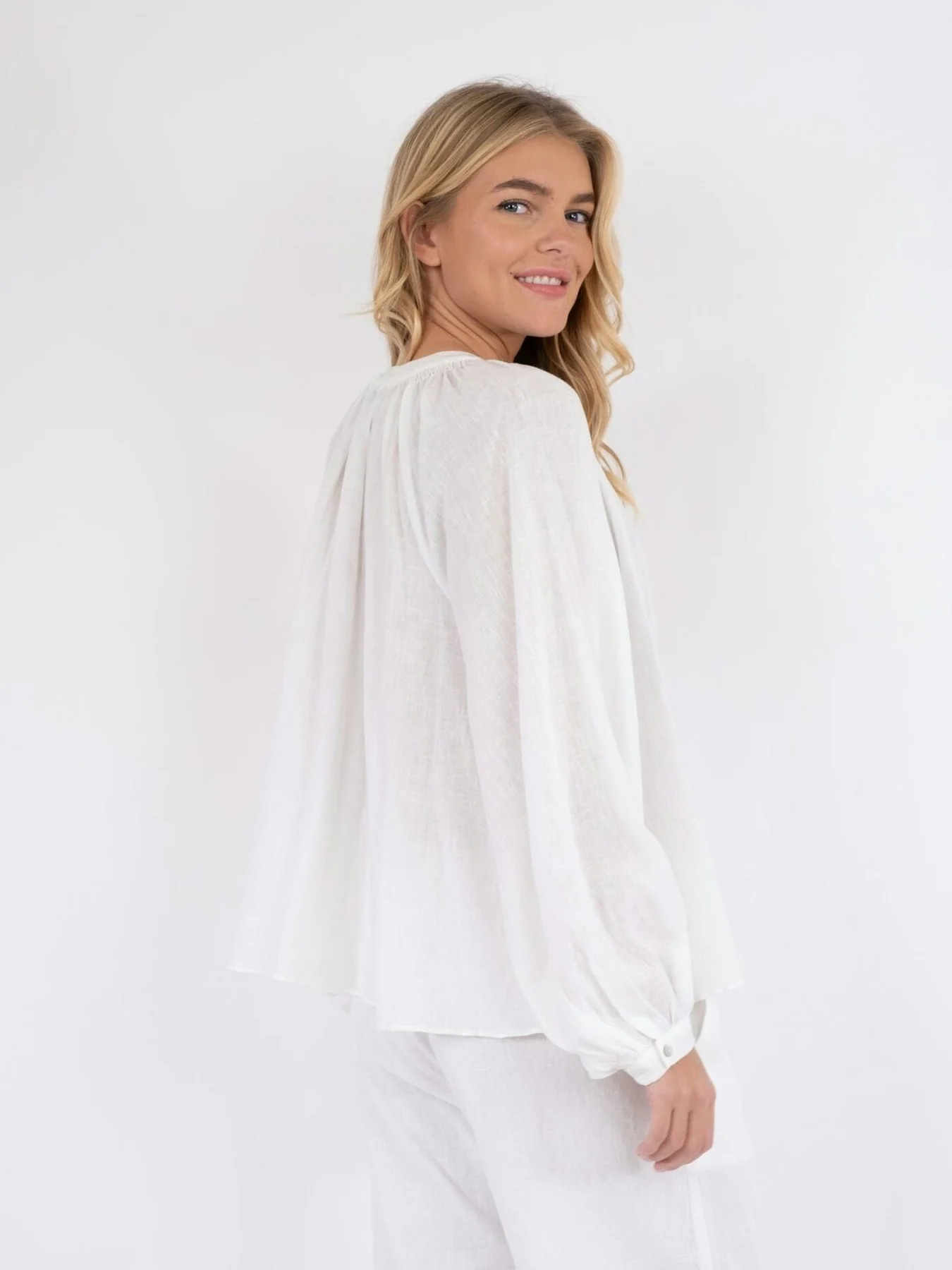 Neo Noir Kirsty Solid Blouse