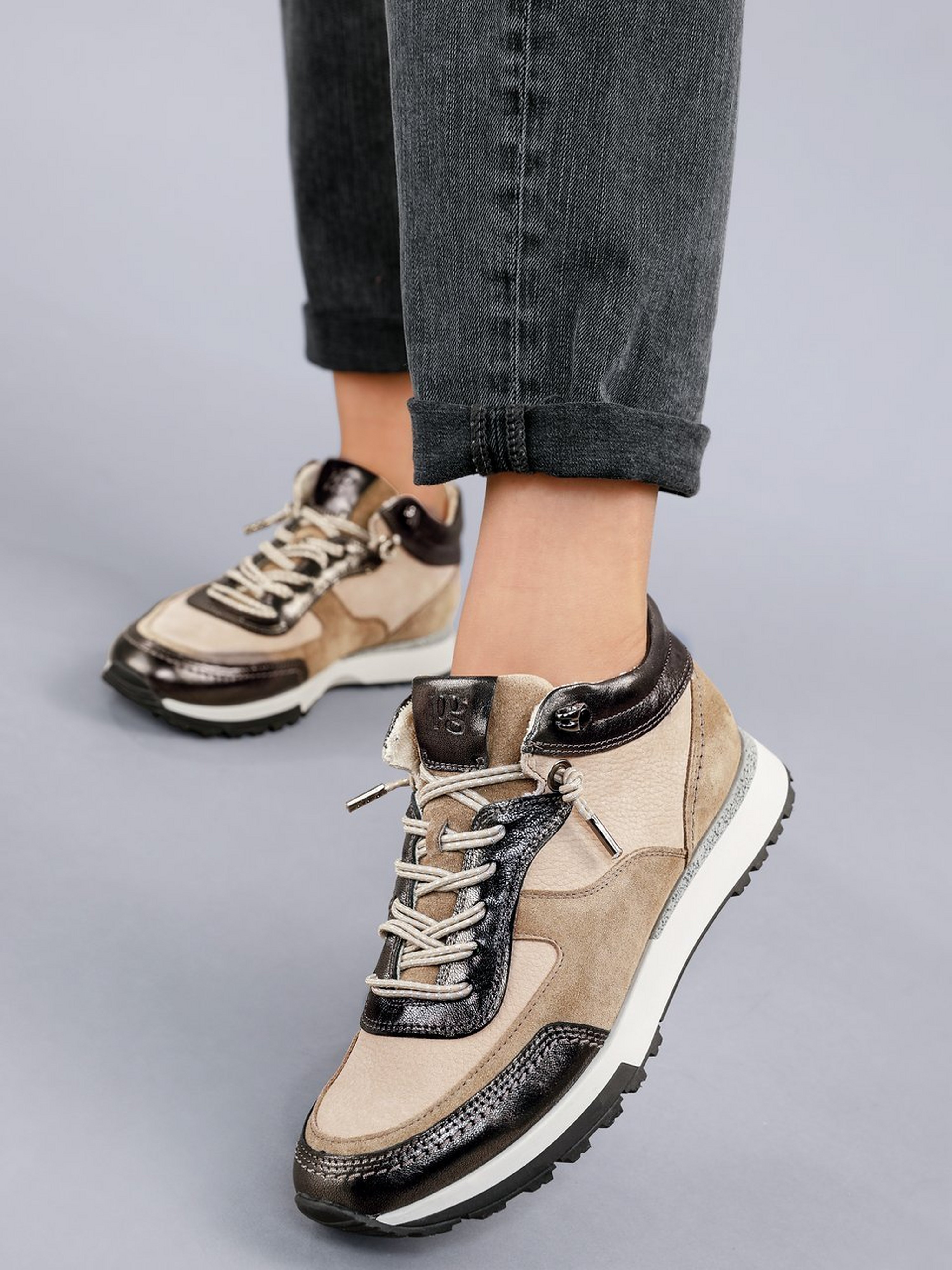 Sneaker