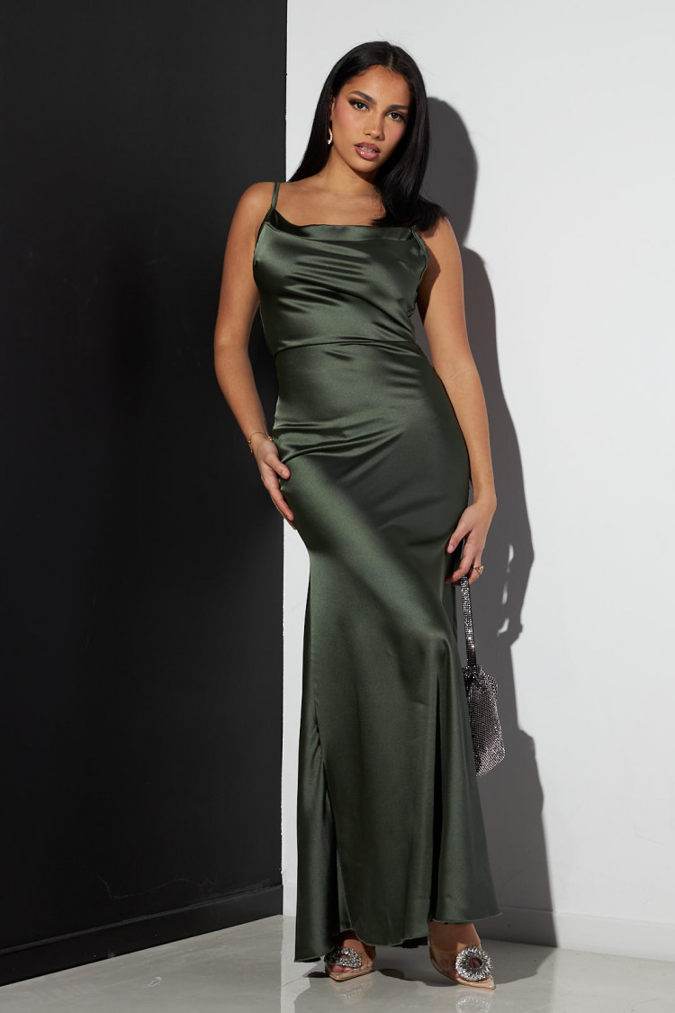 Robe kaki à ficelle ajustable dans le dos