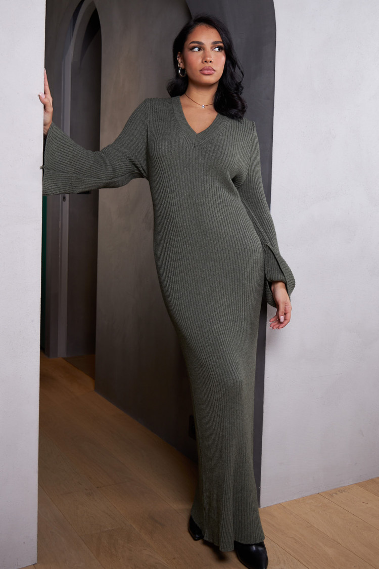 Robe longue en maille kaki col v