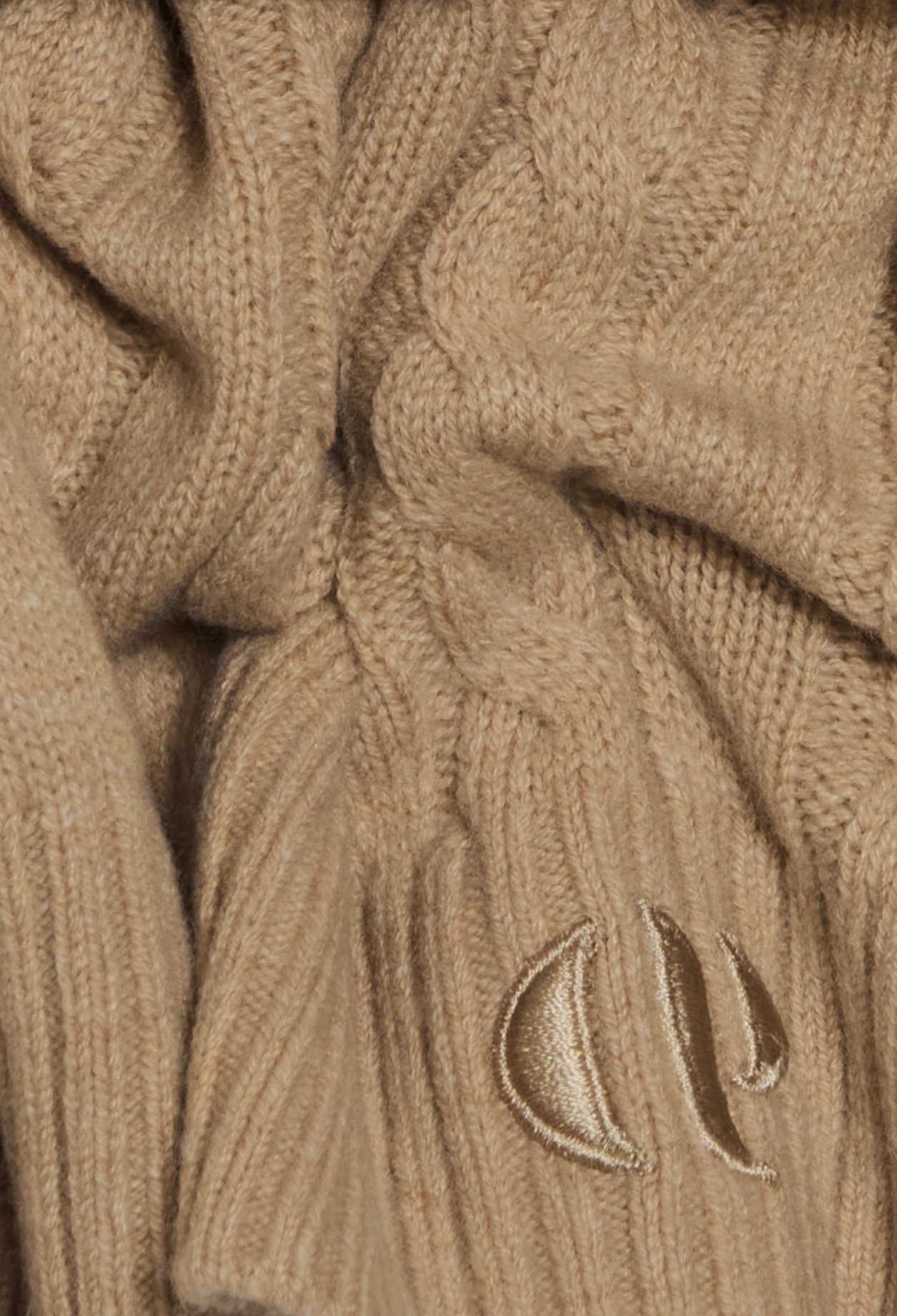 Pull court maille torsadee