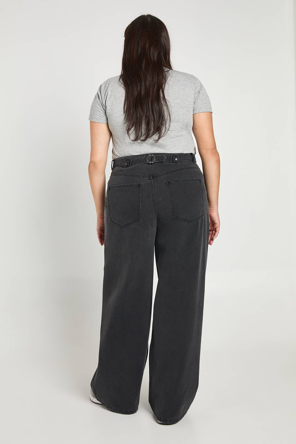 boohoo Jean Taille Haute Cintrée Coupe Ample Grande Taille Avec Ajusteur