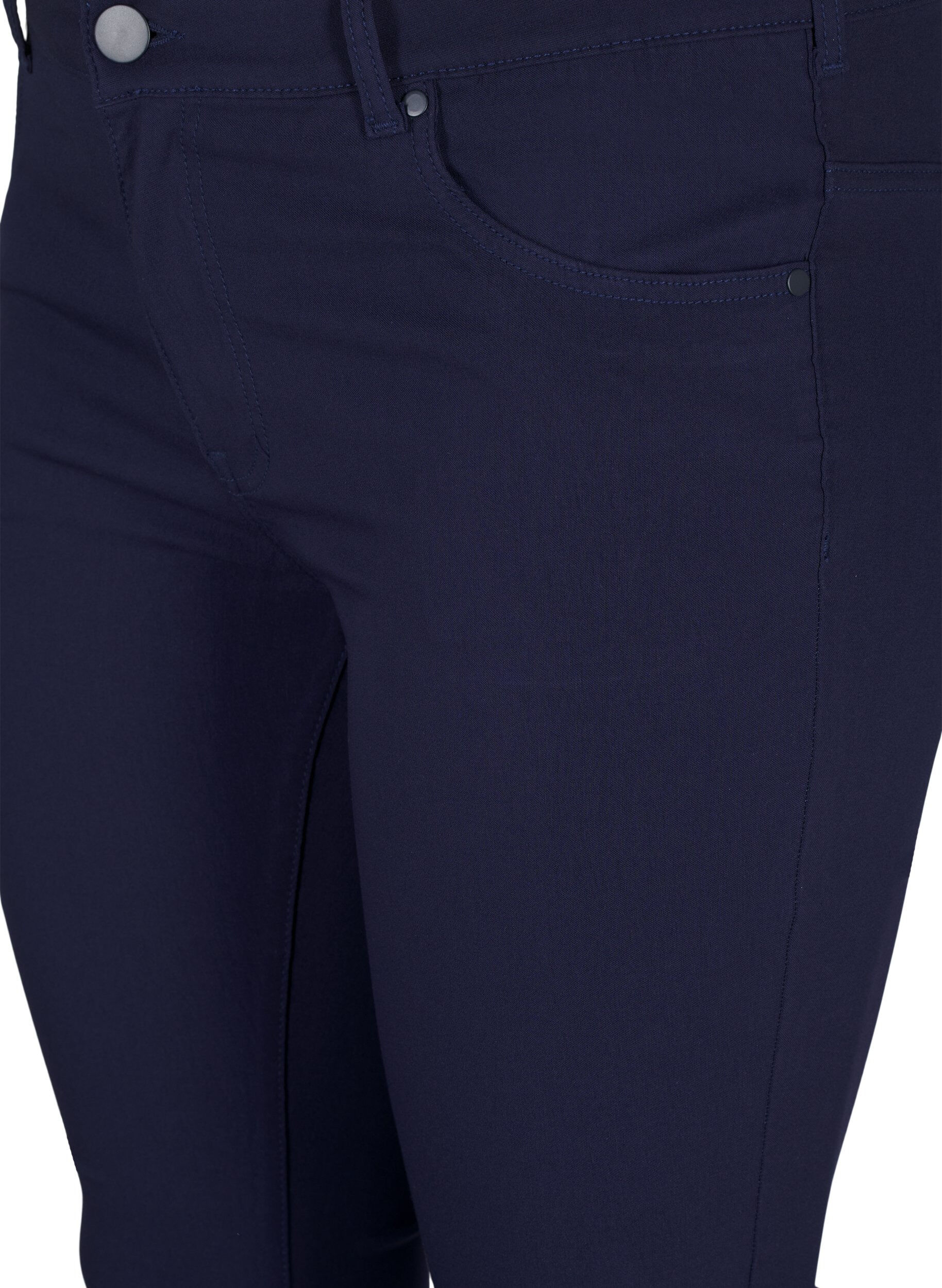 Slim fit bukser med lommer