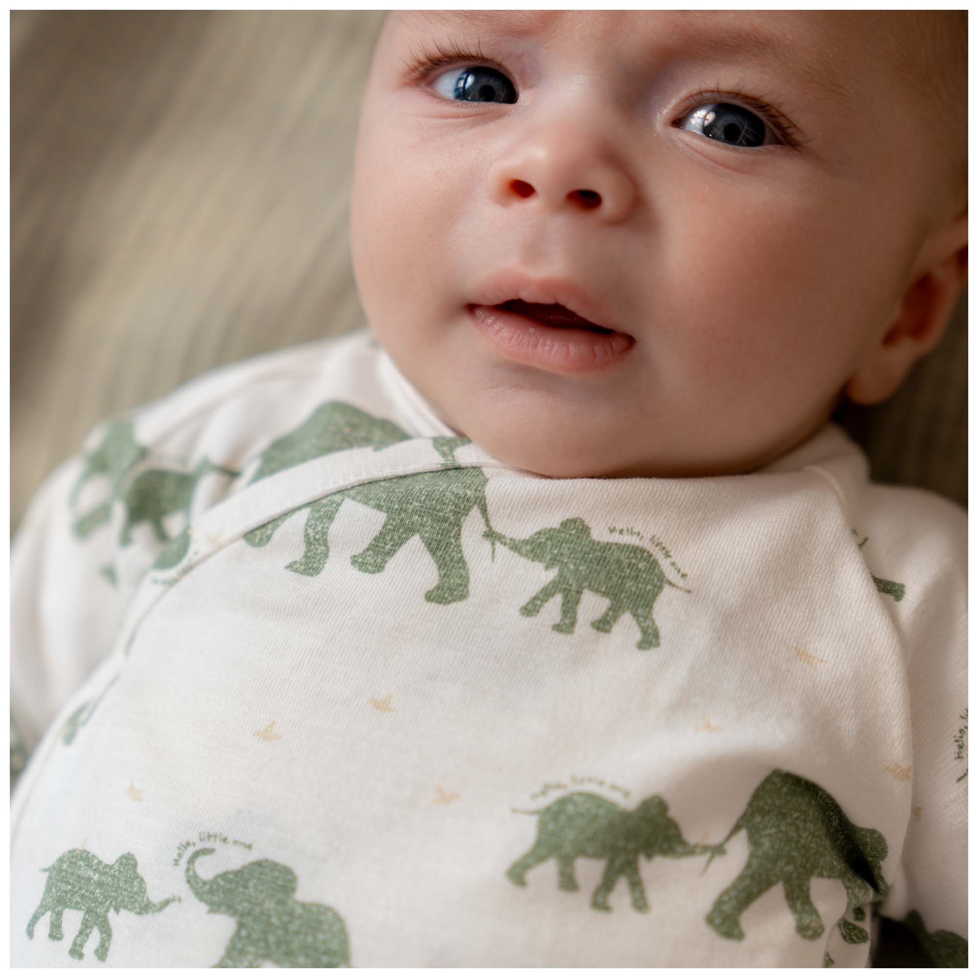 Prénatal newborn overslagshirt lange mouwen dierenprint groen