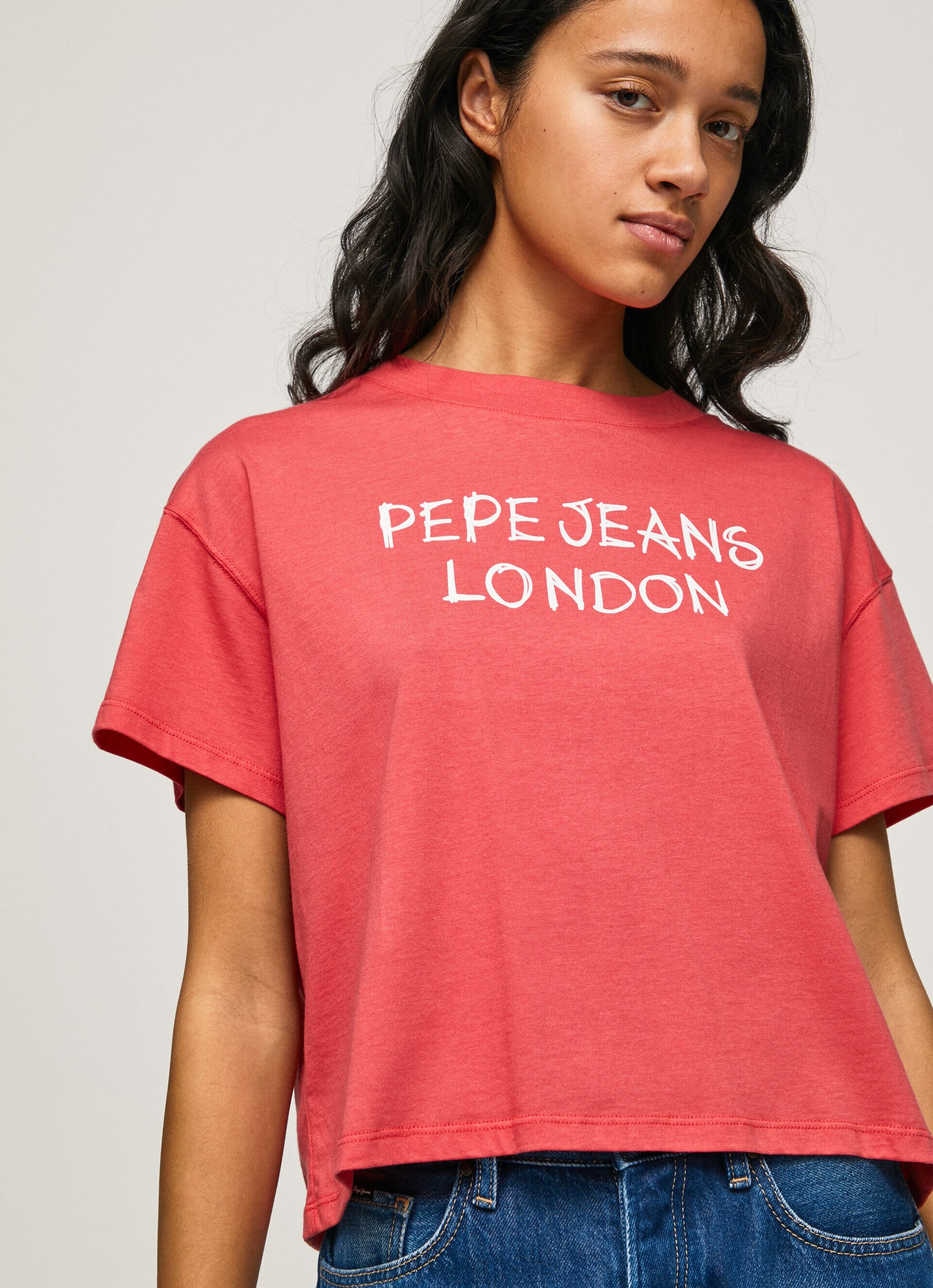 CAMISETA COM LOGOTIPO ESTAMPADO - vermelho estúdio