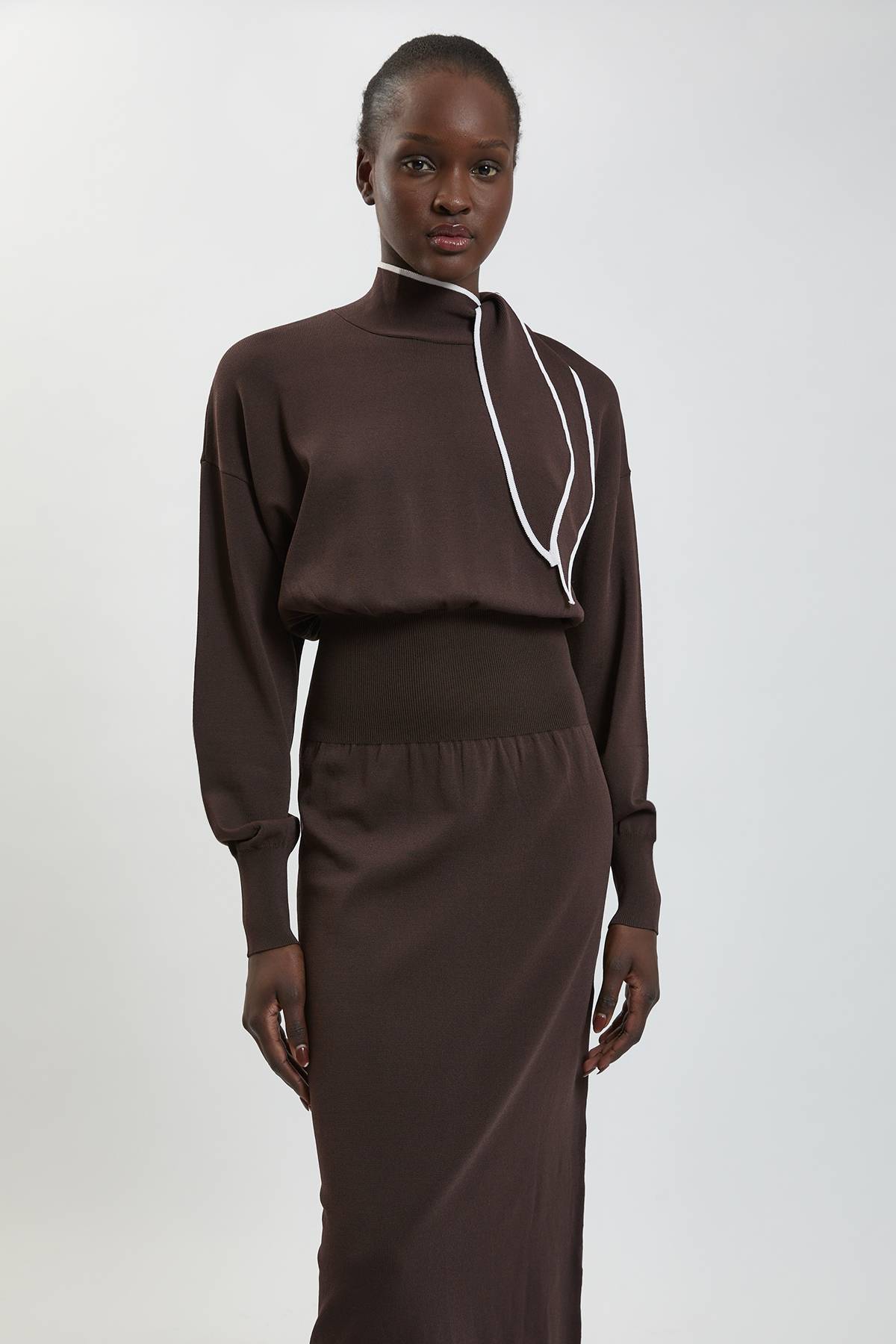 KarenMillen Robe Midi En Maille Avec Détail Cravate Au Col