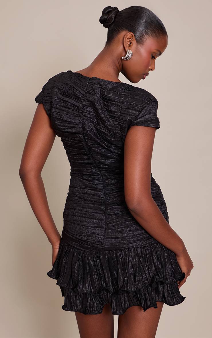 Noir Robe Courte Texturée À Col Bateau Et Ourlet À Volants