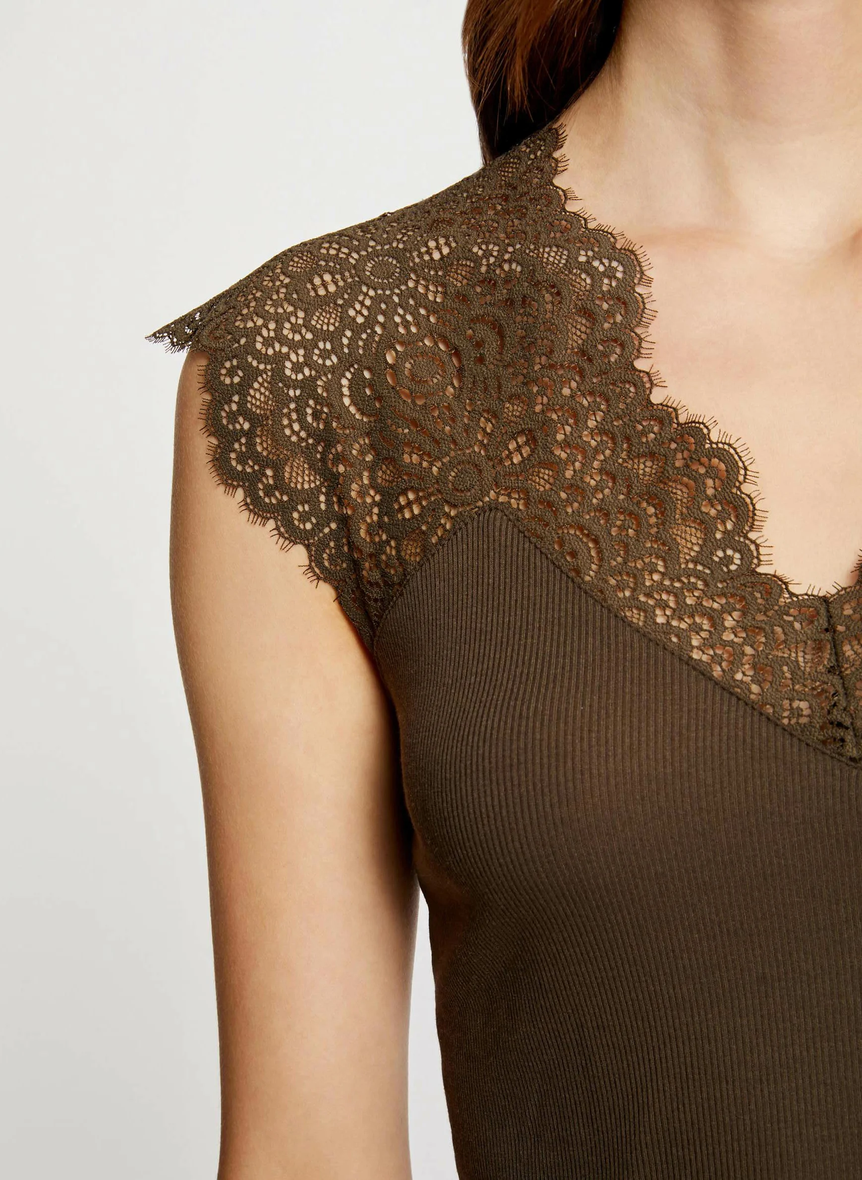 DENA.N - Top col V à dentelle | Vert