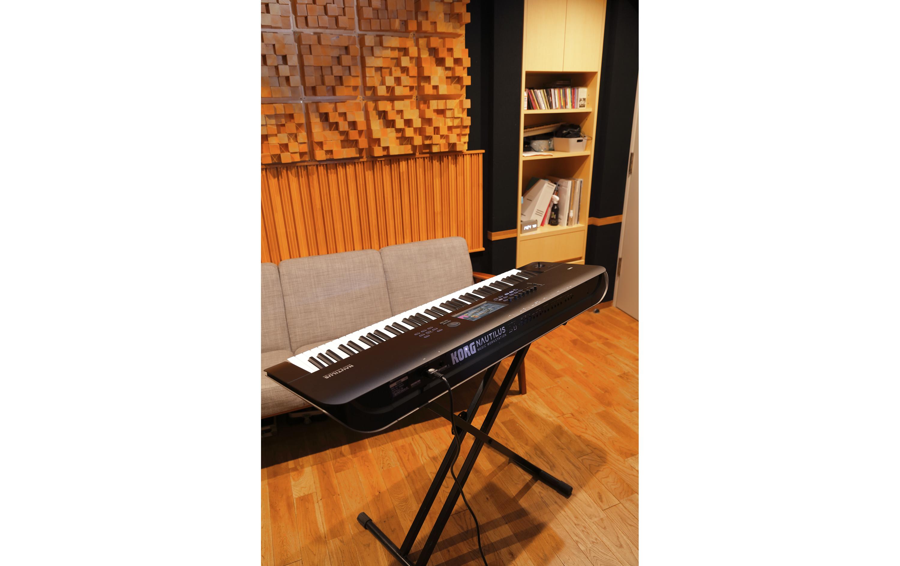Workstation NAUTILUS 88<br>Synthesizer Workstation mit 88 Tasten