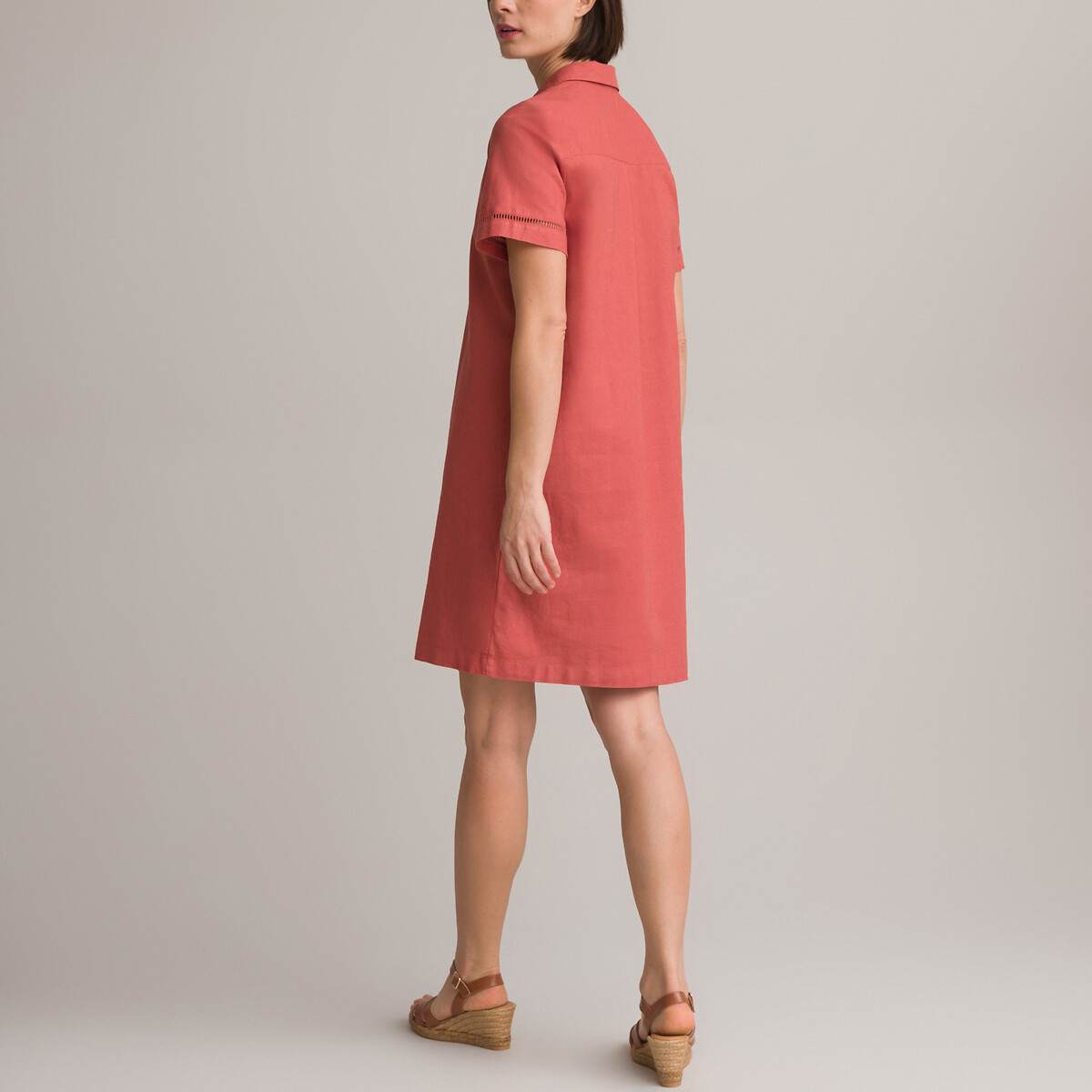 ANNE WEYBURN<br>Vestido reto, comprimento midi, mangas curtas