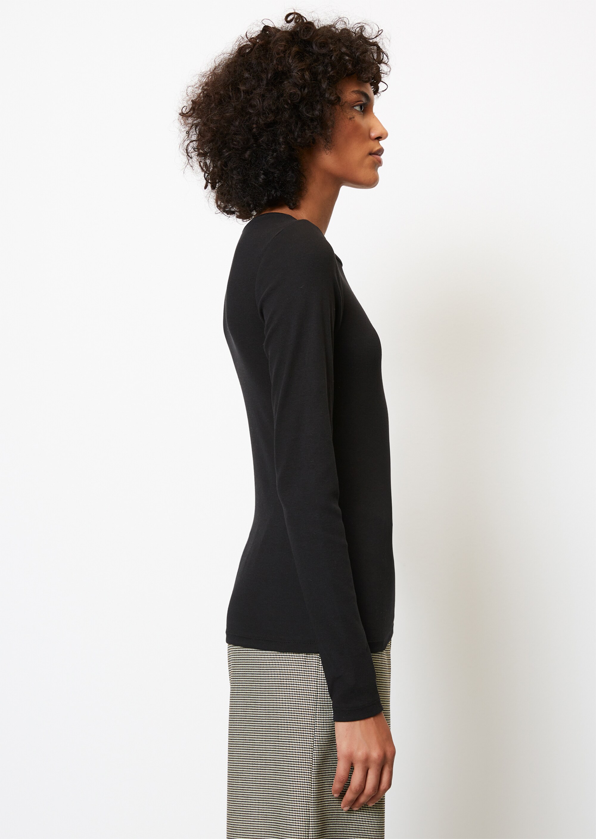 Rundhals-Longsleeve slim aus softem Feinripp-Jersey