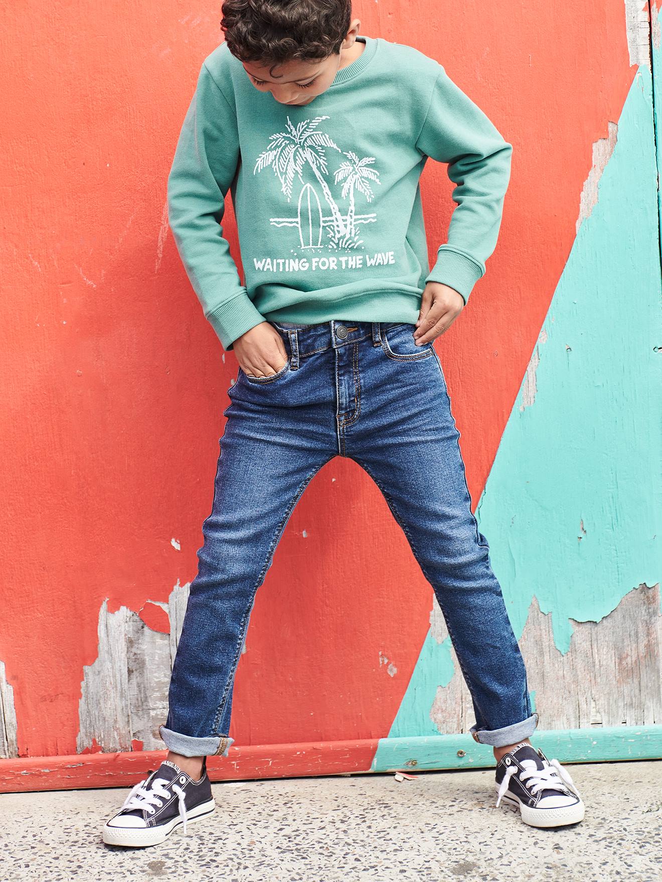 Calça jeans básica slim para meninos, cor pedra