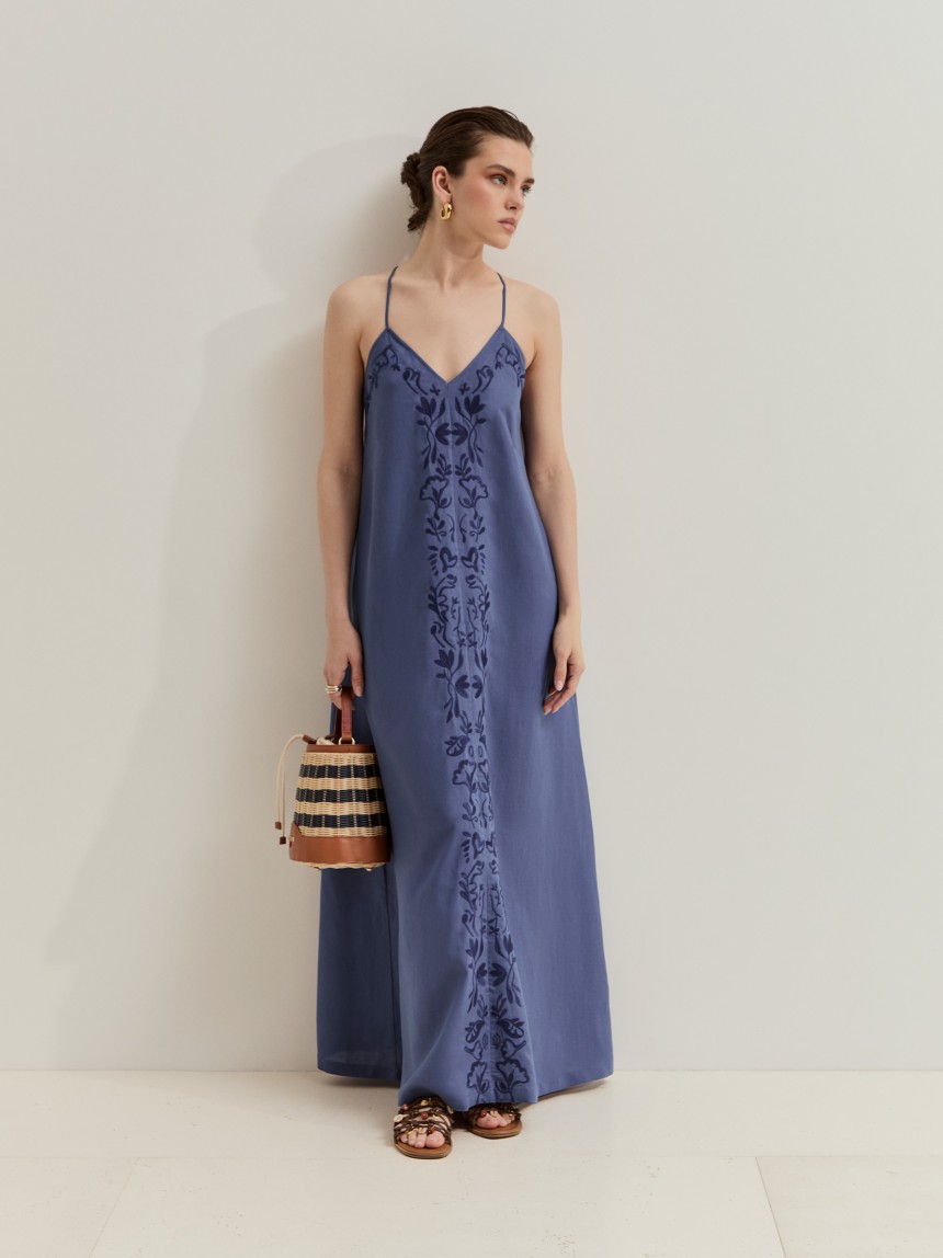 Vestido de alças em liocel e linho