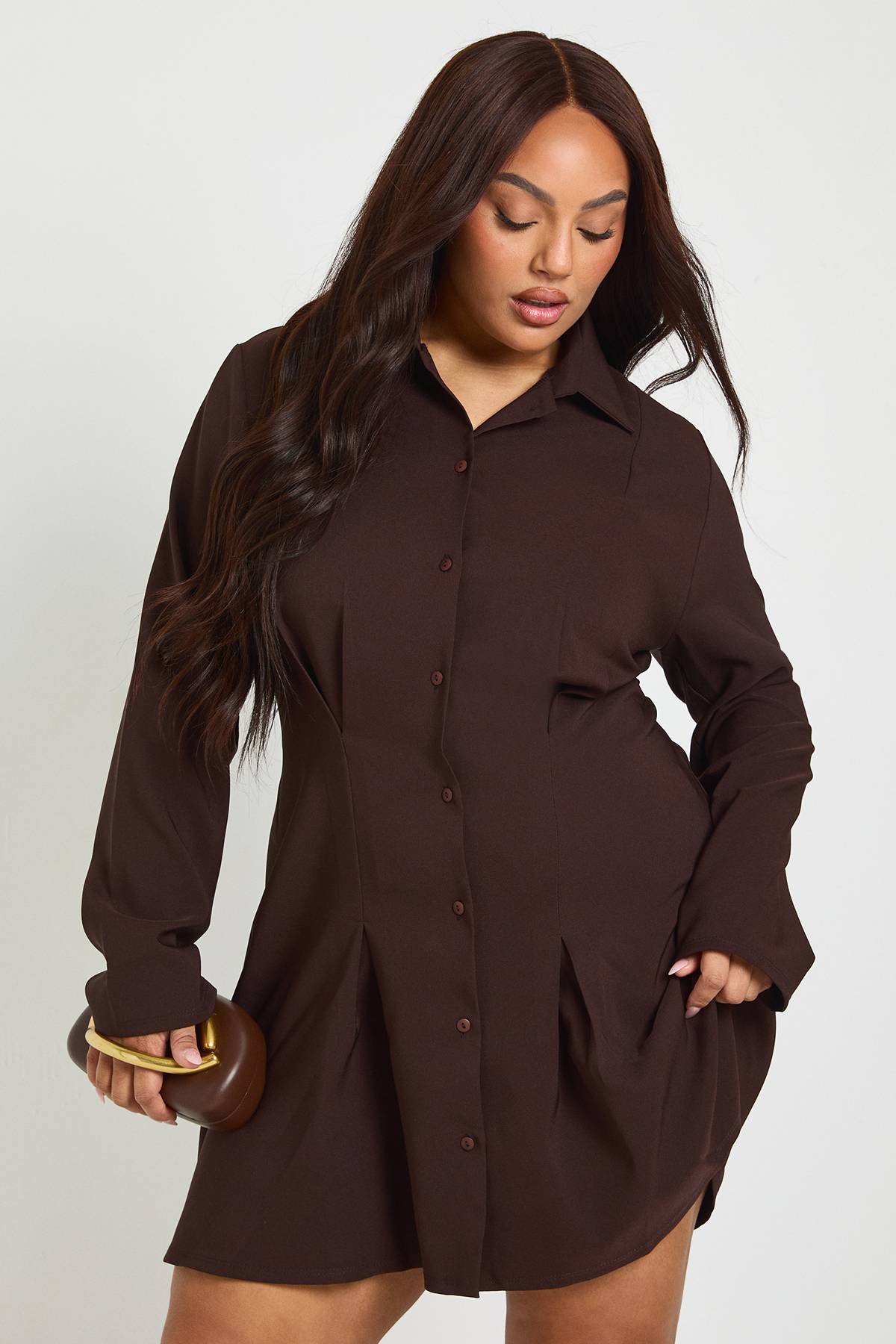 boohoo Robe Chemise Grande Taille à Épaulettes et Jupe Plissée