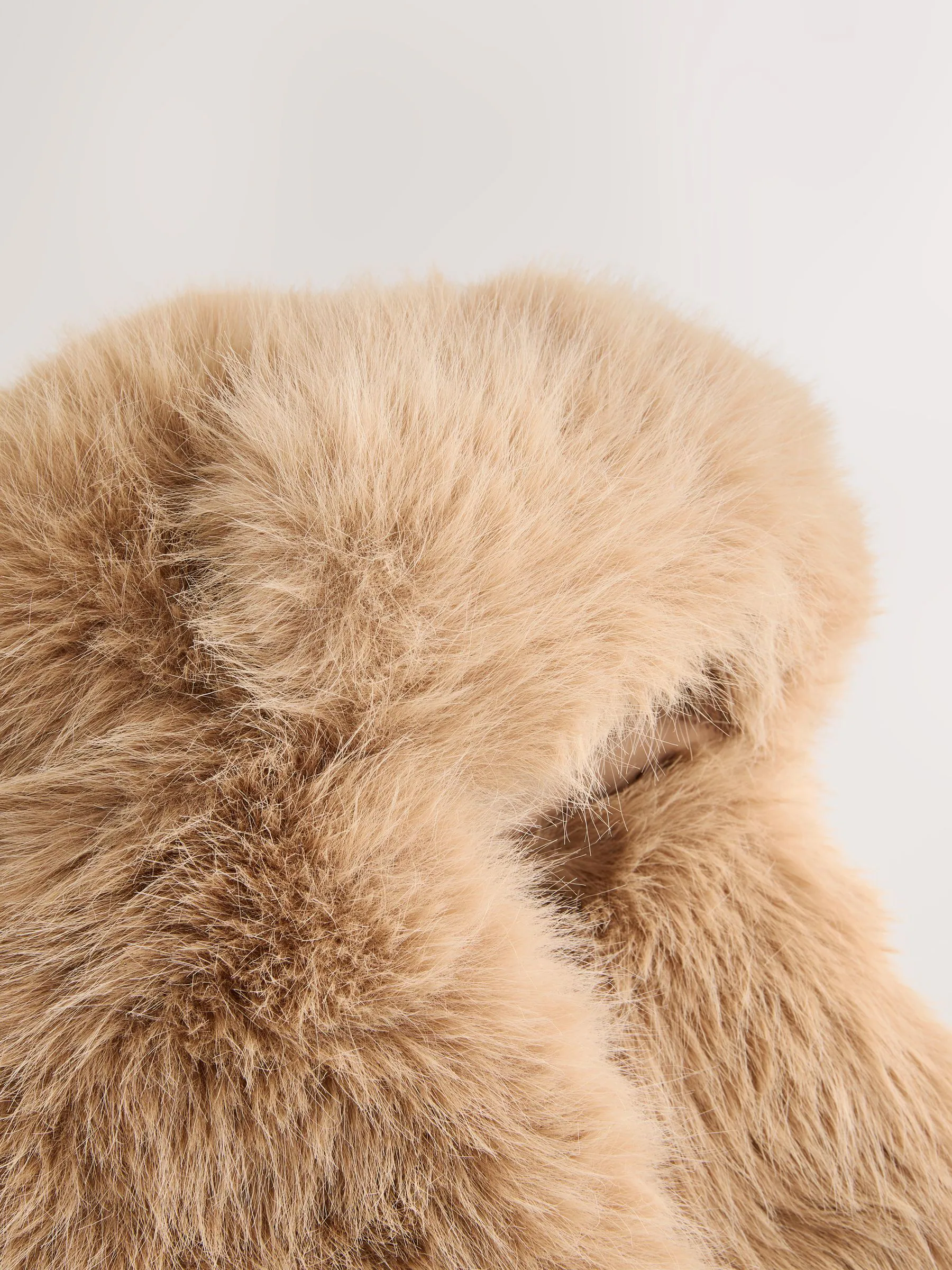Camel - Wintermuts van imitatiebont