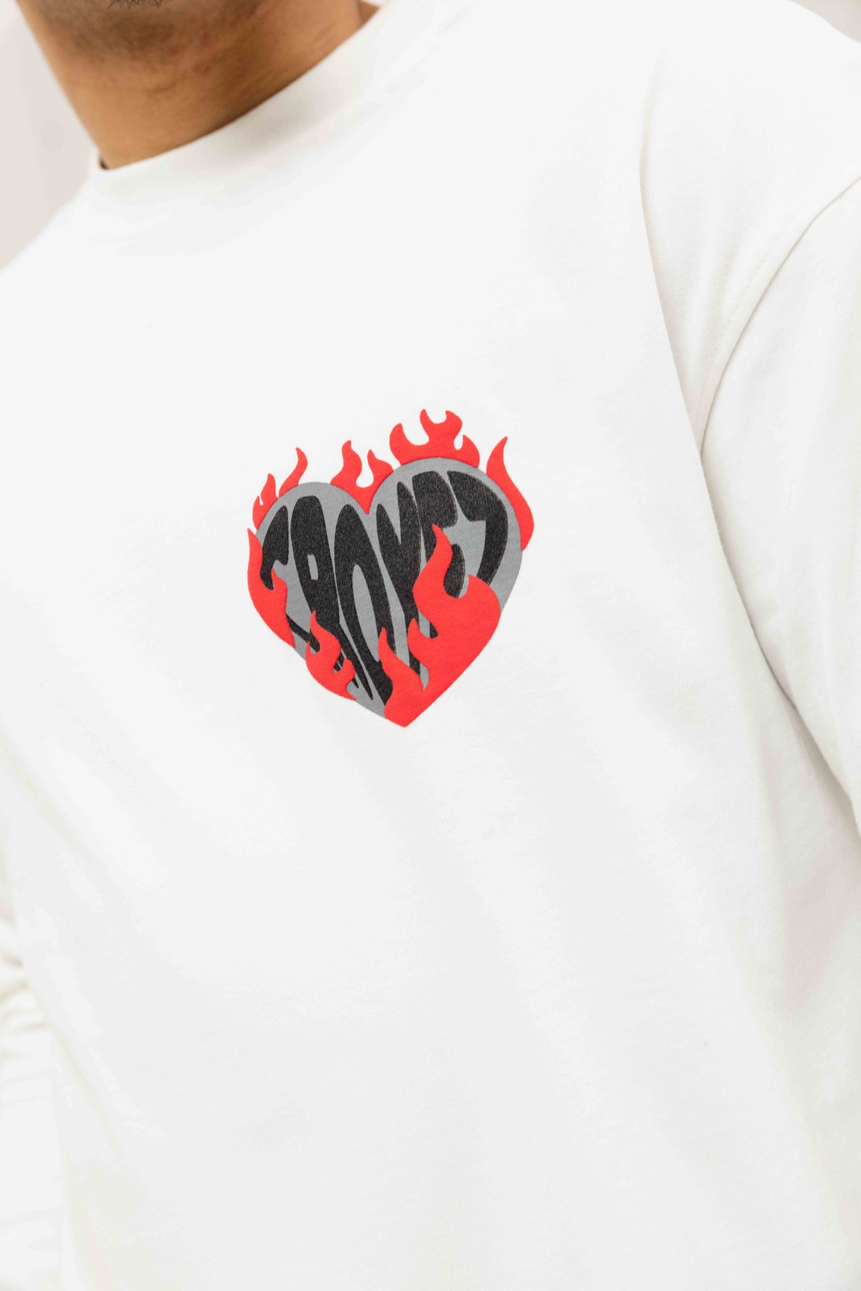 Croyez Heart On Fire Longsleeve T-Shirt Heren Gebroken Wit