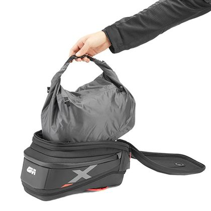 Sacoche réservoir Givi XL06B système Tanklock (15 à 20 litres) Universel - Noir