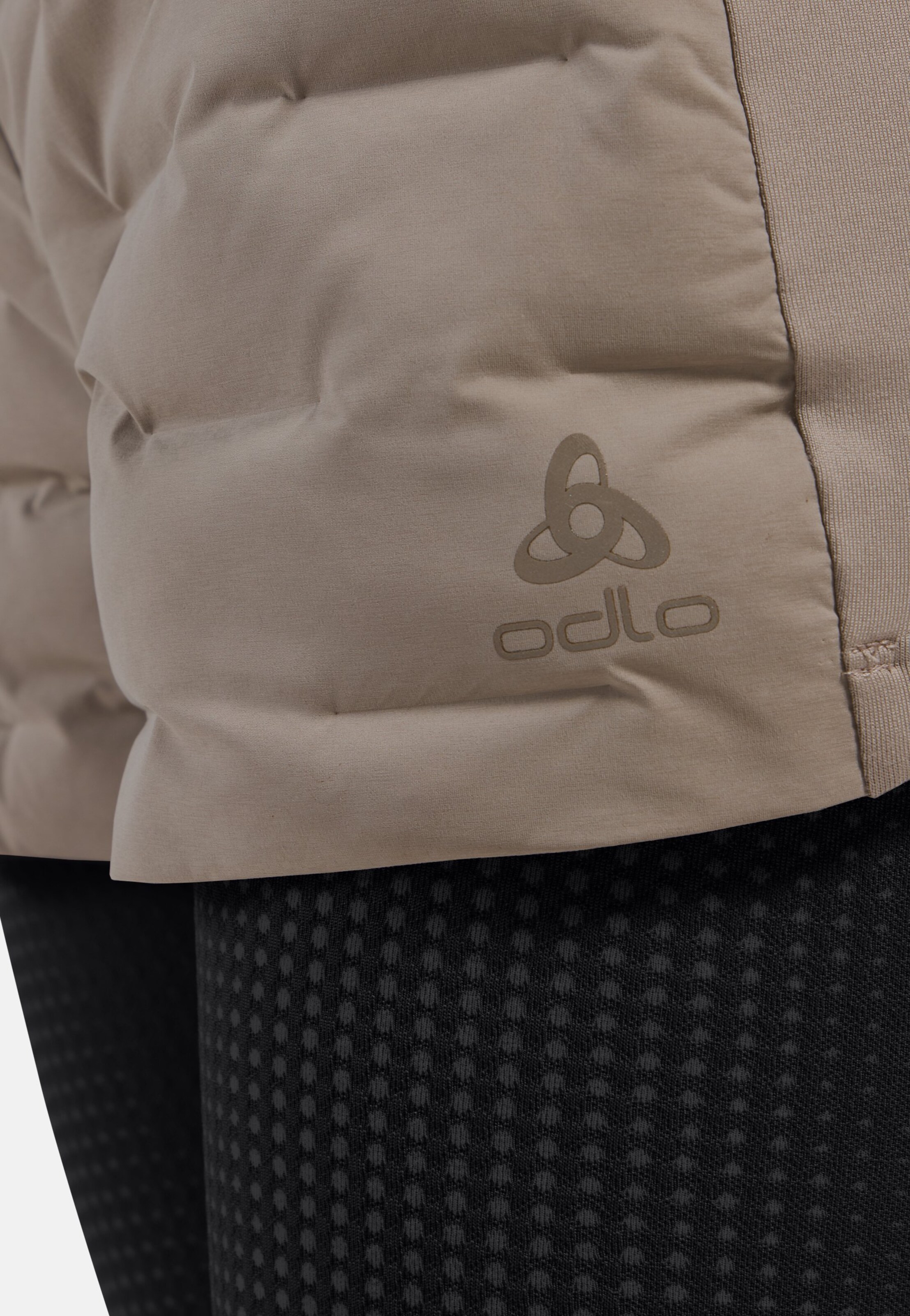 Zeroweight Insulator Shorts in cinder