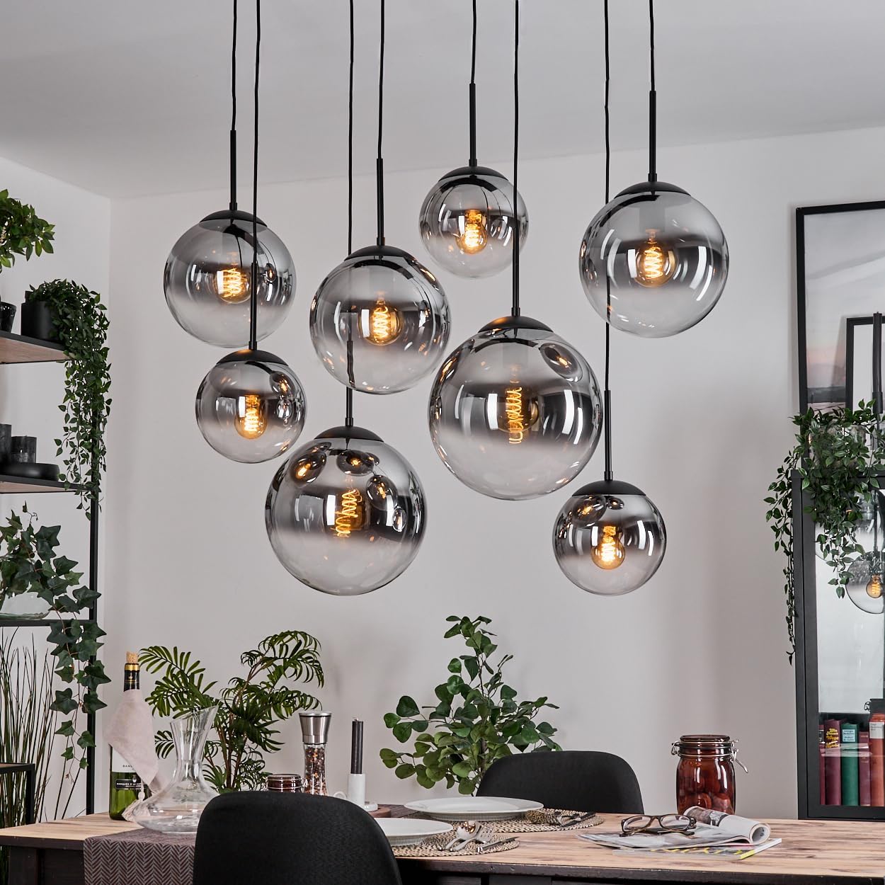 HOFSTEIN Hängeleuchte Gastor, 8-flammige Hängelampe aus Metall/Glas in Schwarz/Rauch/Klar, Retro/Vintage-Design (Ø 20, 25, 30 cm), E27, Pendelleuchte max. 130 cm, Esszimmer, Wohnzimmer, Küche