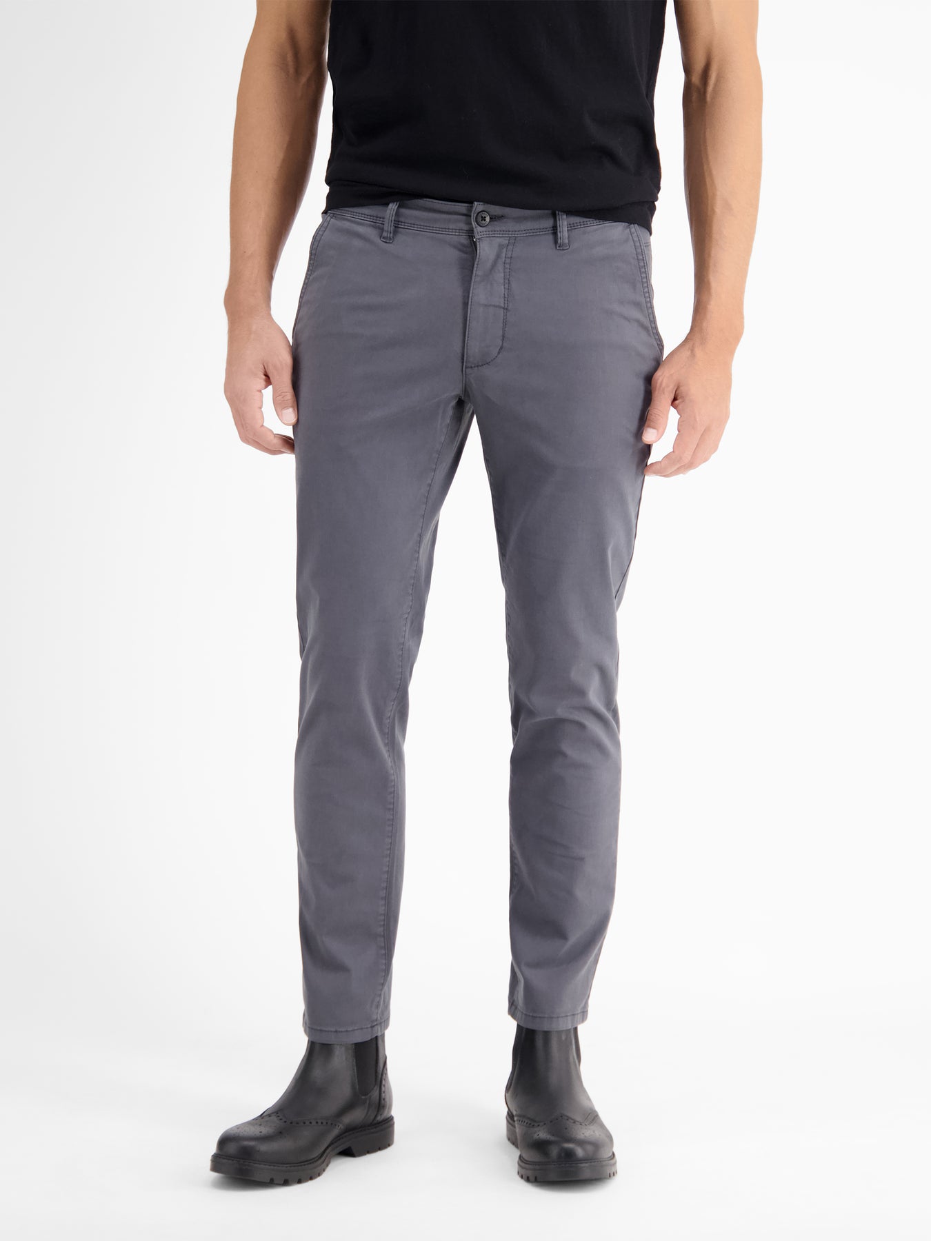 Basic Chino in Strukturqualität, SLIM FIT