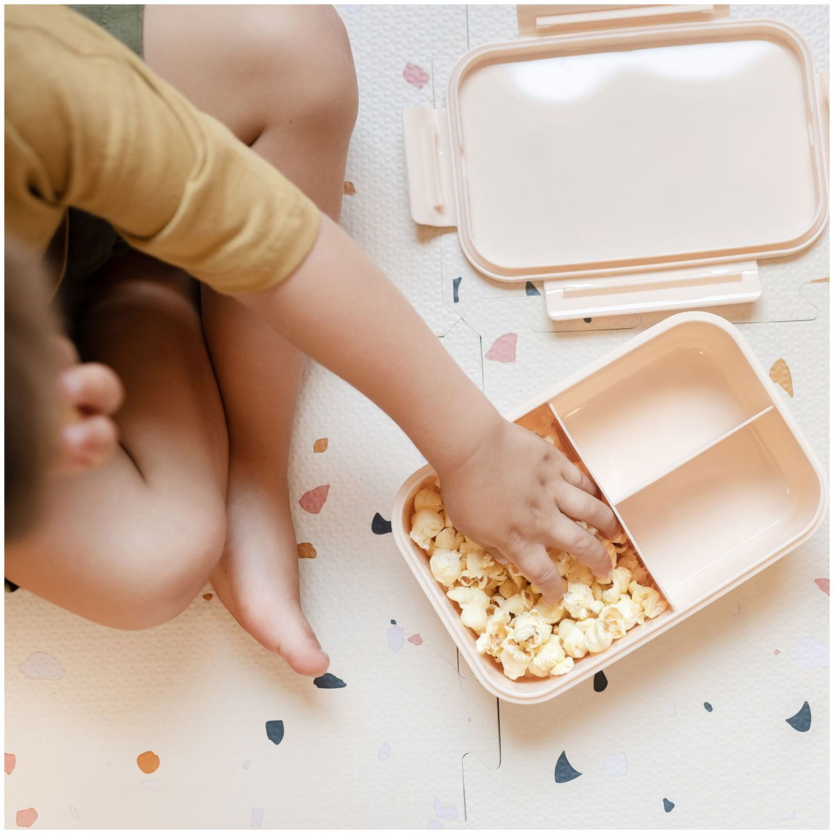 3 Sprouts3 Sprouds Bento Box sand
