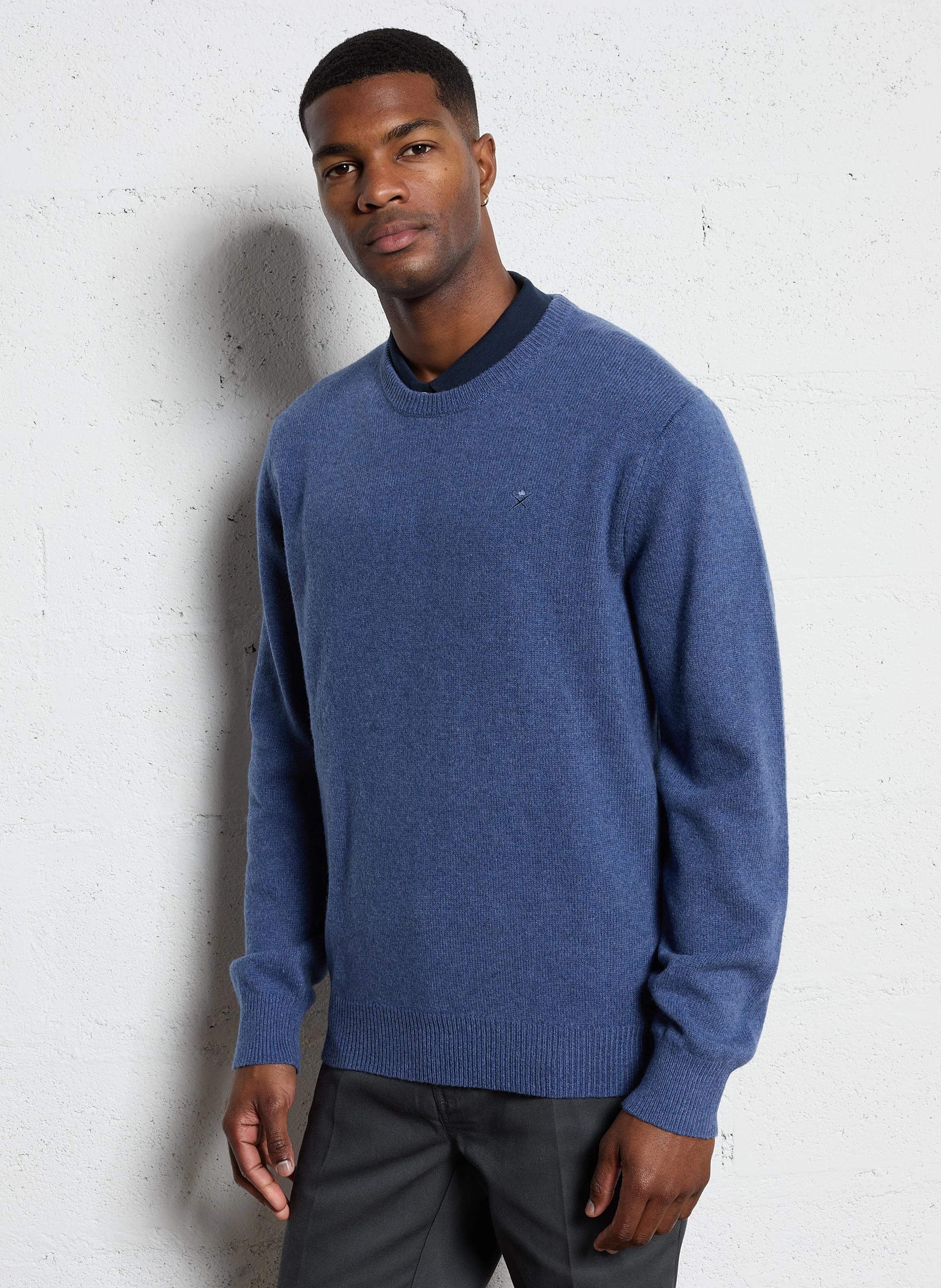 Pull regular-fit col rond brodé en laine | Bleu