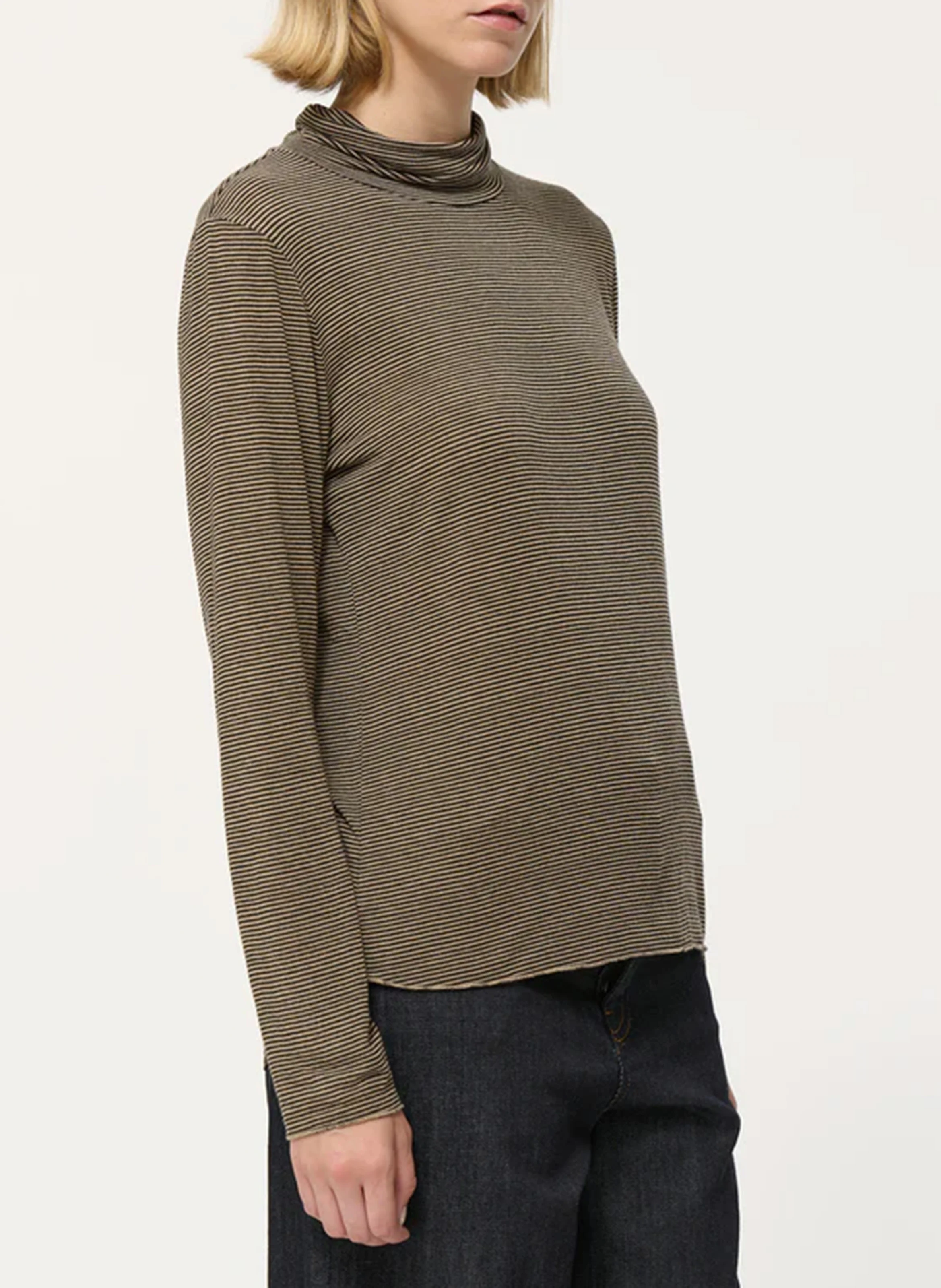 Tee-shirt col roulé rayé | Noir