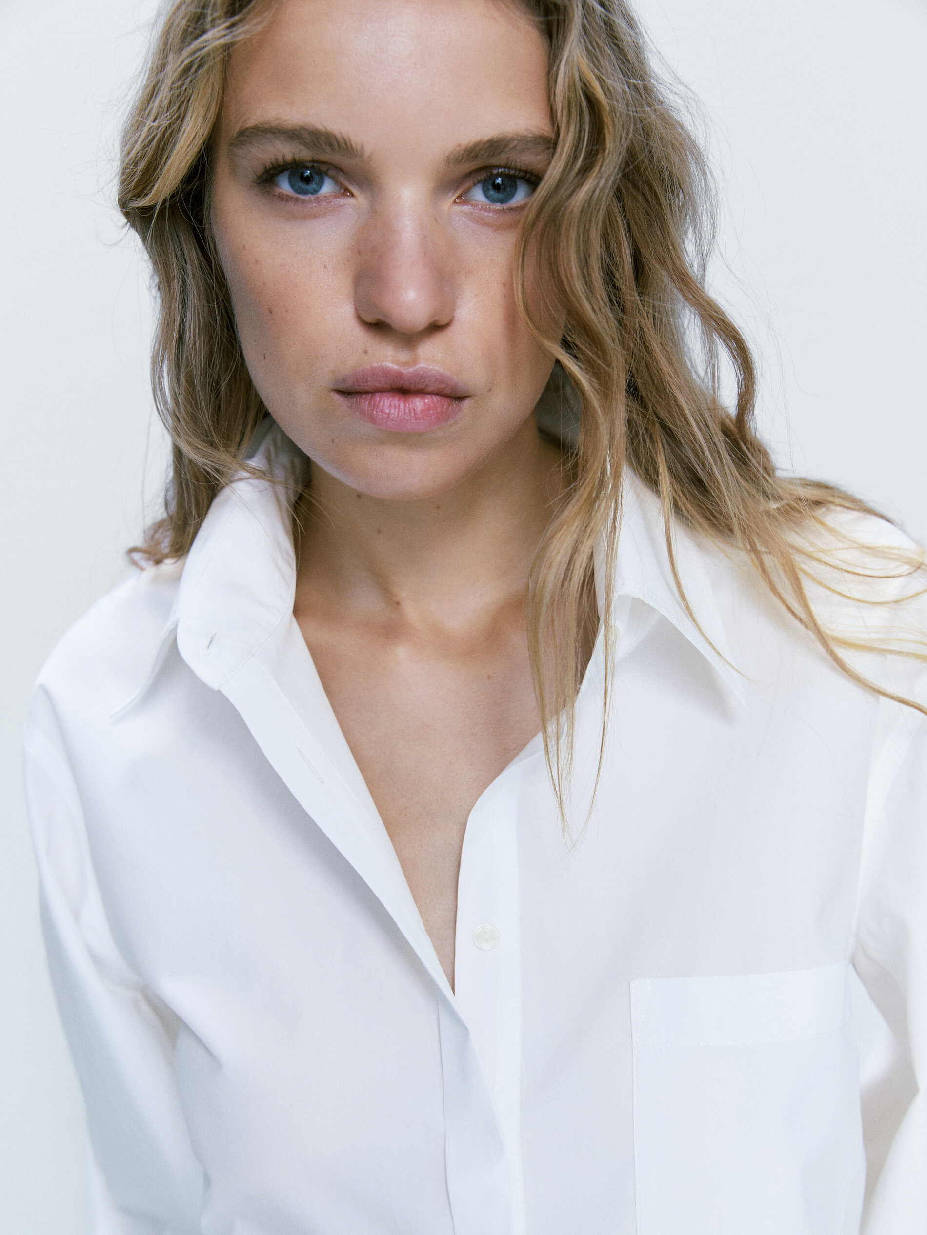 Camisa de popeline com detalhe no punho - BRANCA