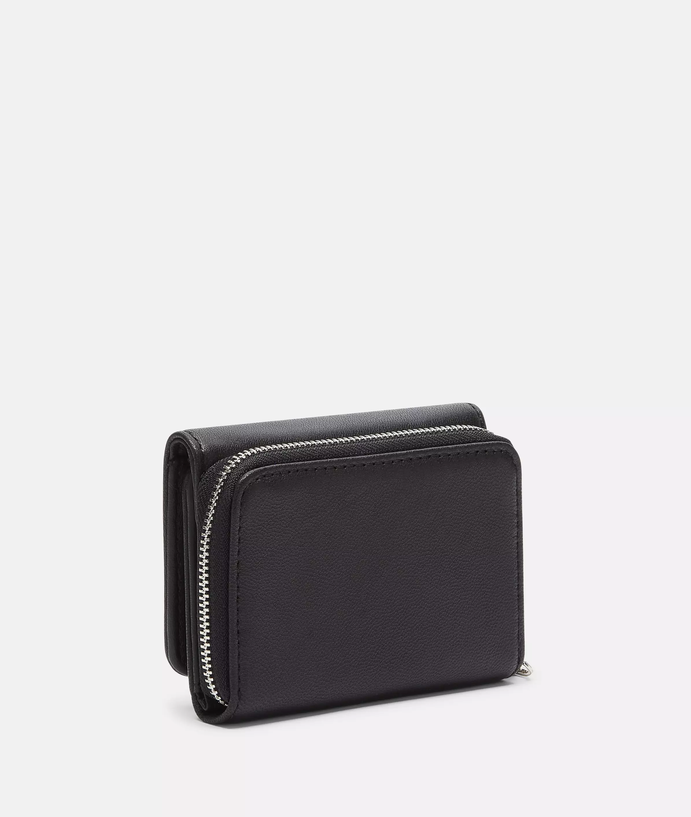 Wallet Spacious wallet made from soft goatskin