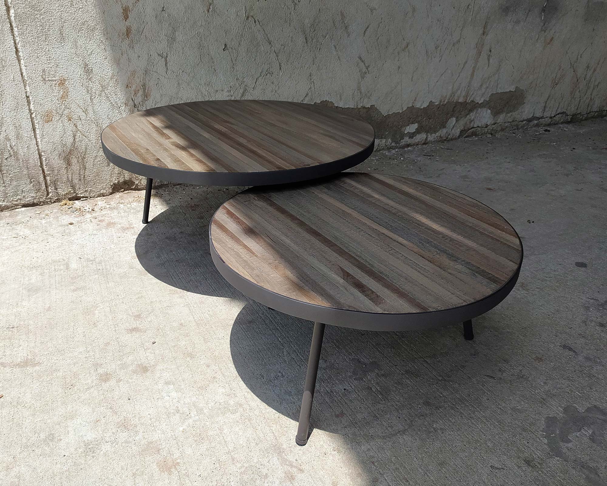 2er-Set Kaffeetisch 'Bondt', aus recyceltem Teak und Eisen von fischer's lagerhaus