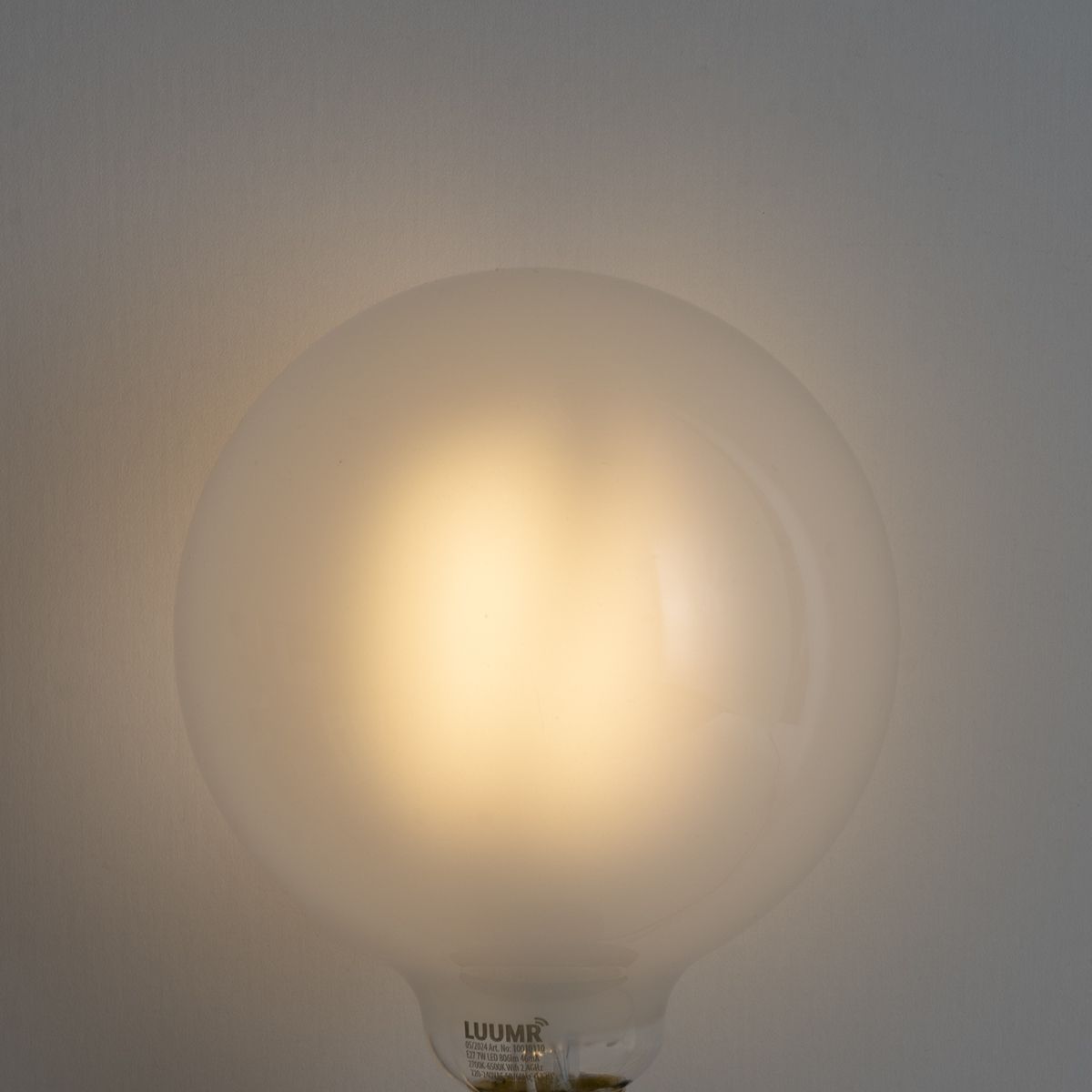Smart E27 dimbare LED lamp G125 mat 7W 806 lm 2700-6500K