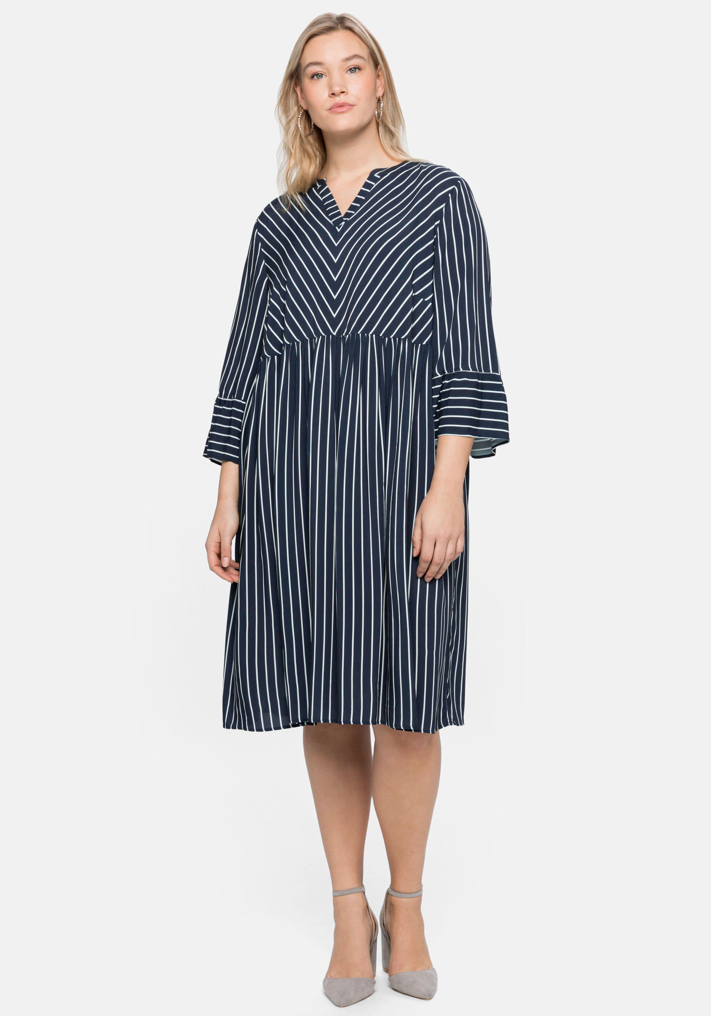 Kleid mit Streifen, weit schwingender Rock