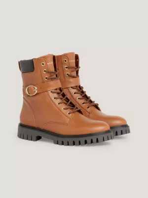 Botas de tornozelo de couro com fivela e travas