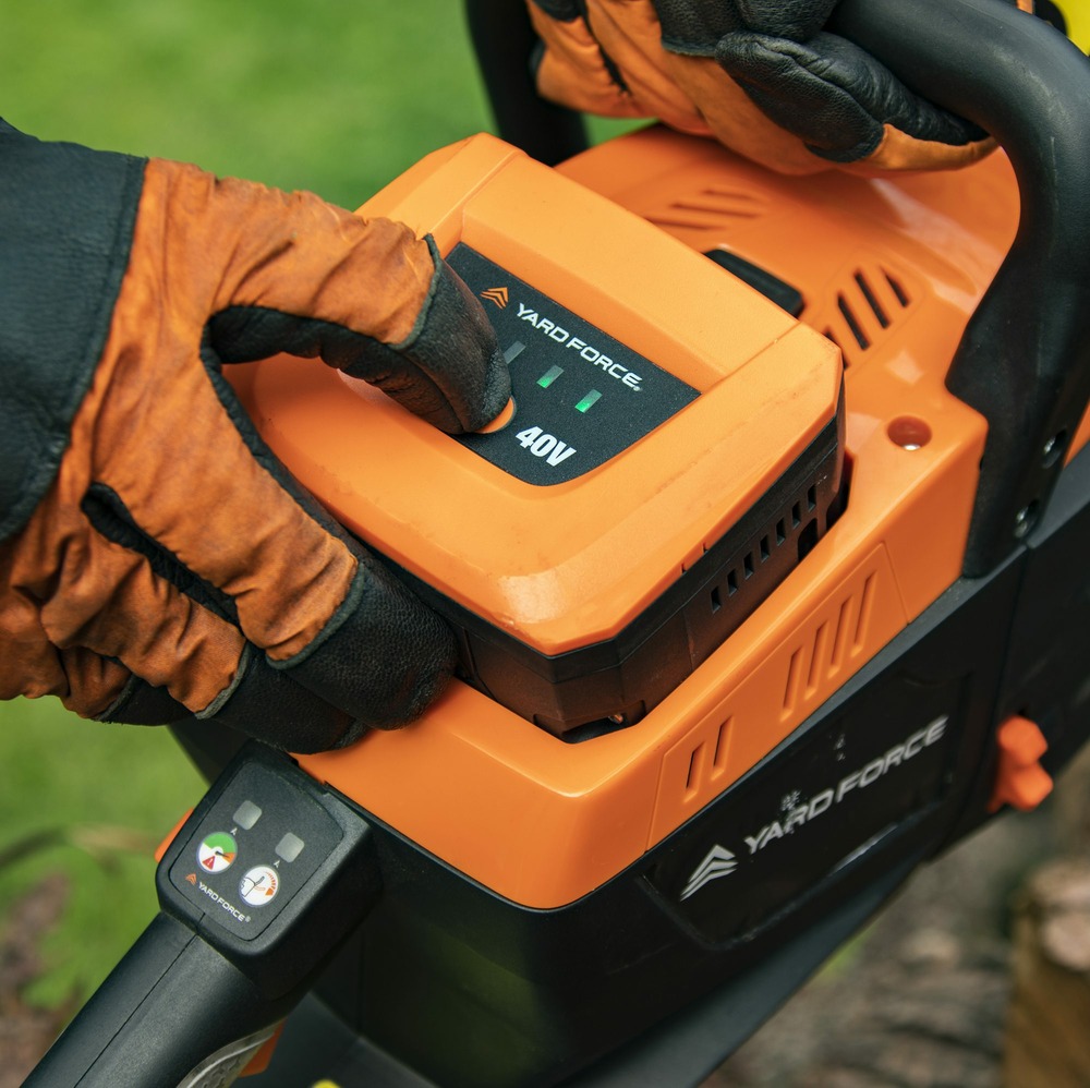 Yard force - tronçonneuse sans-fil 40v avec guide-chaîne oregon de 35cm sans batterie - ls g35w